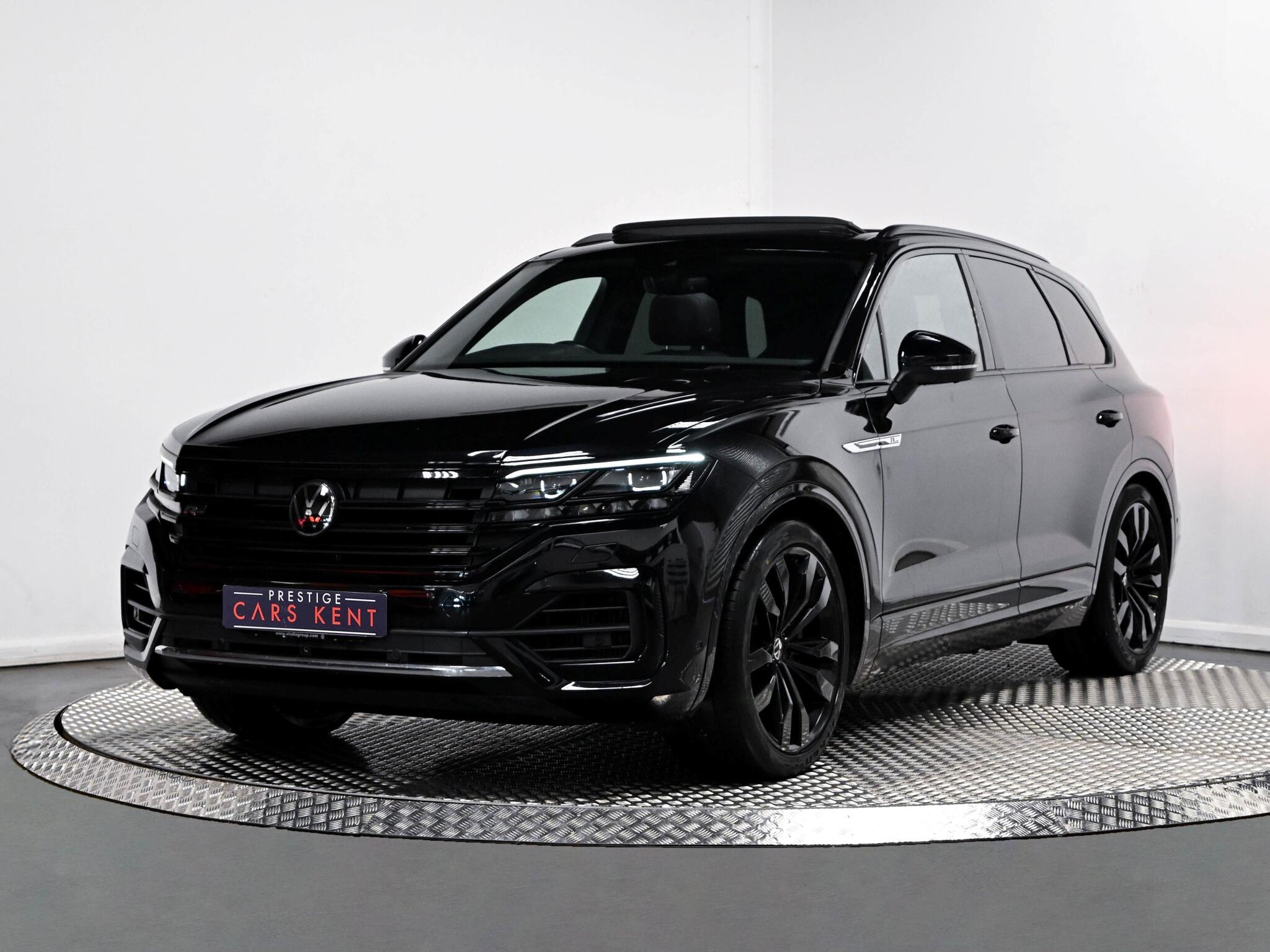 Volkswagen Touareg view 6