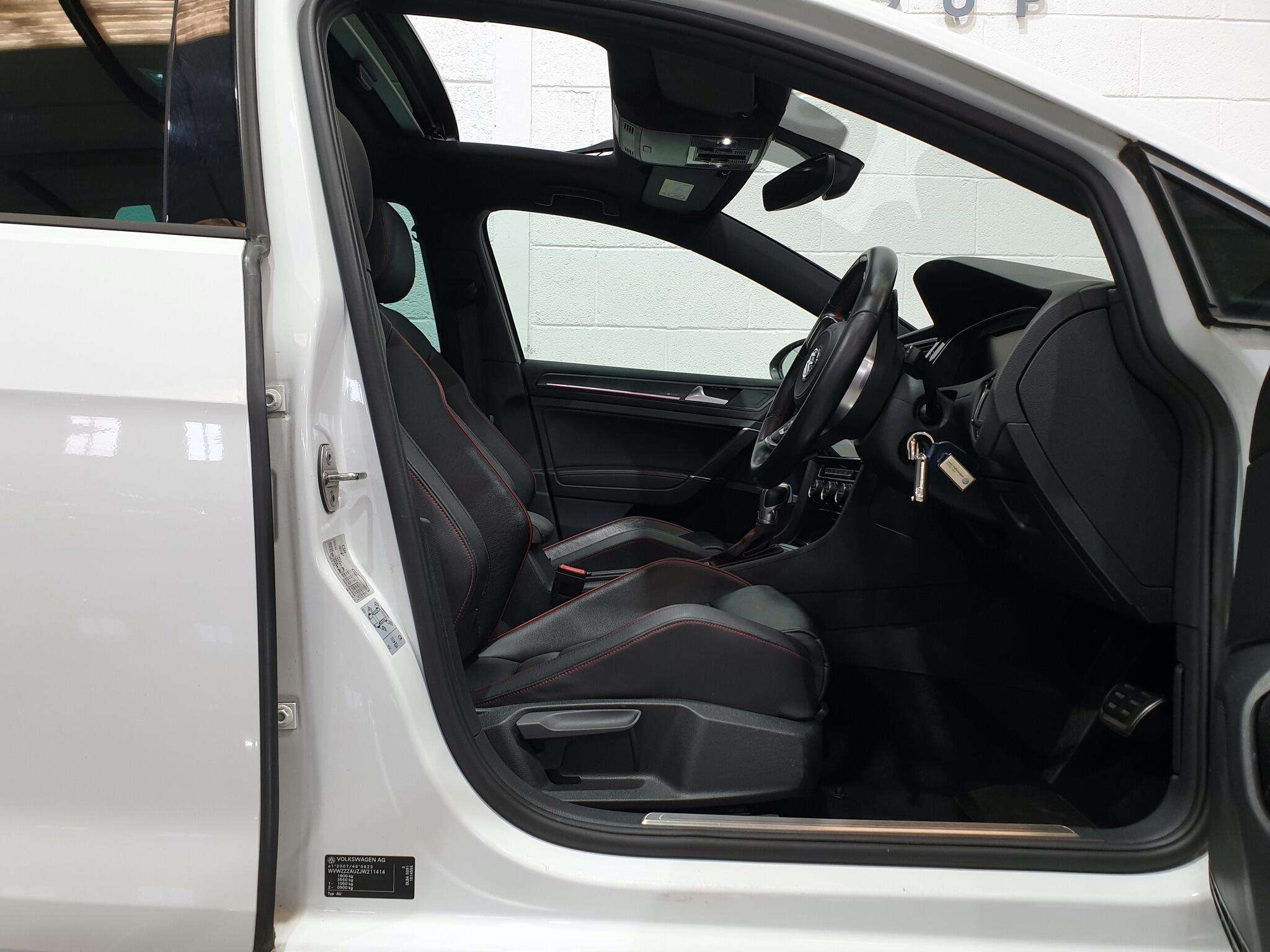Volkswagen Golf view 46