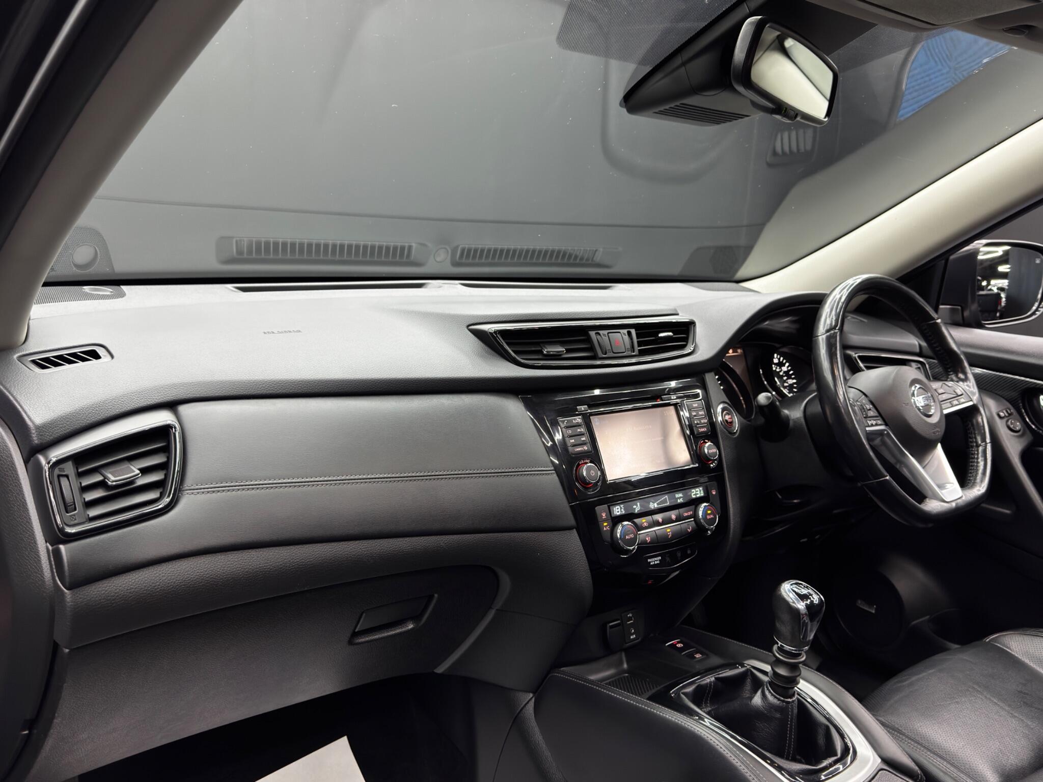 Nissan X-Trail view 11