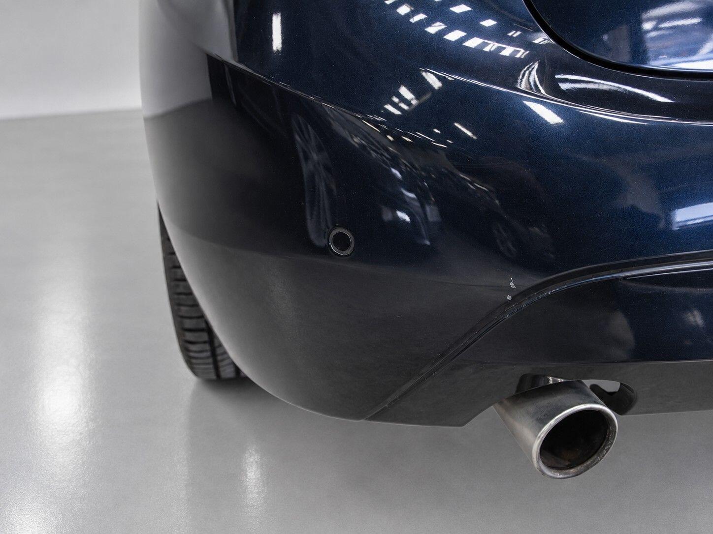 BMW 2 Series view 16