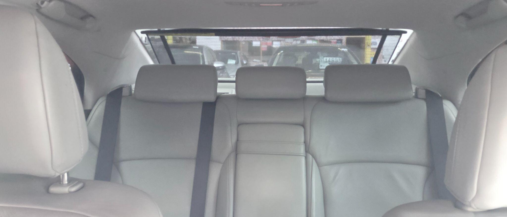 Lexus IS view 12