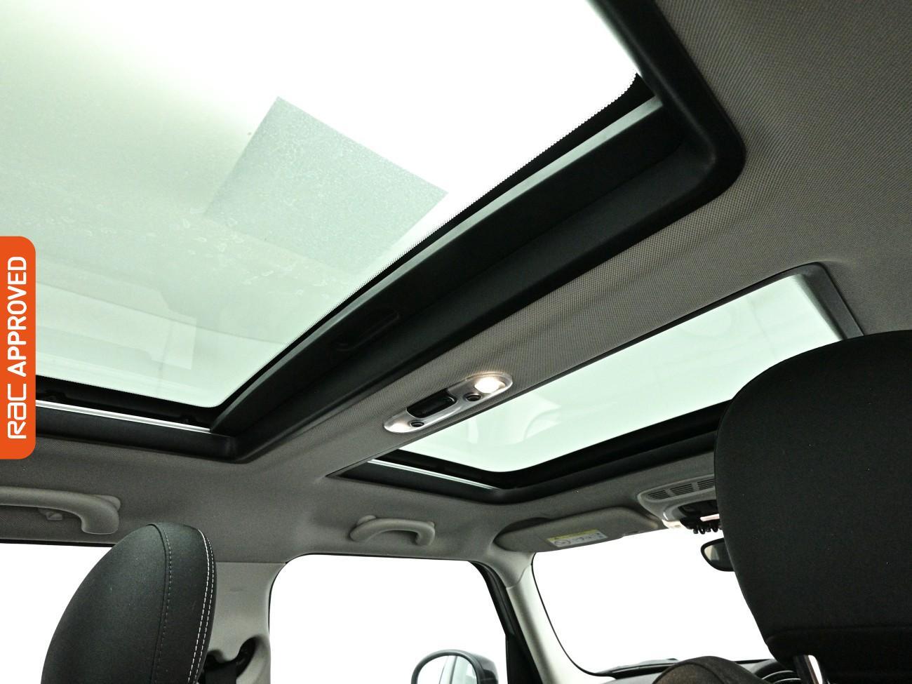 Mini Hatch view 14