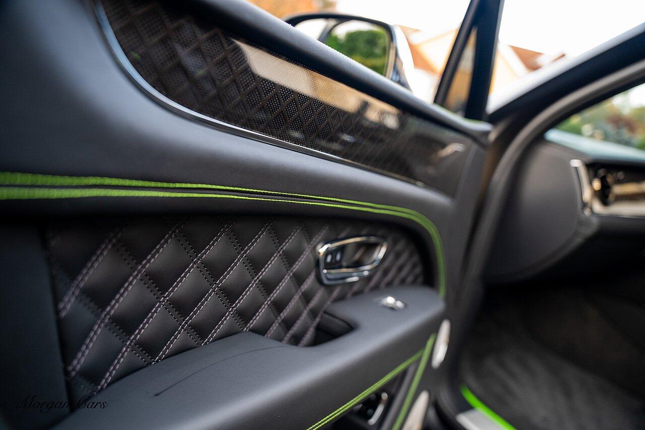Bentley Bentayga view 72