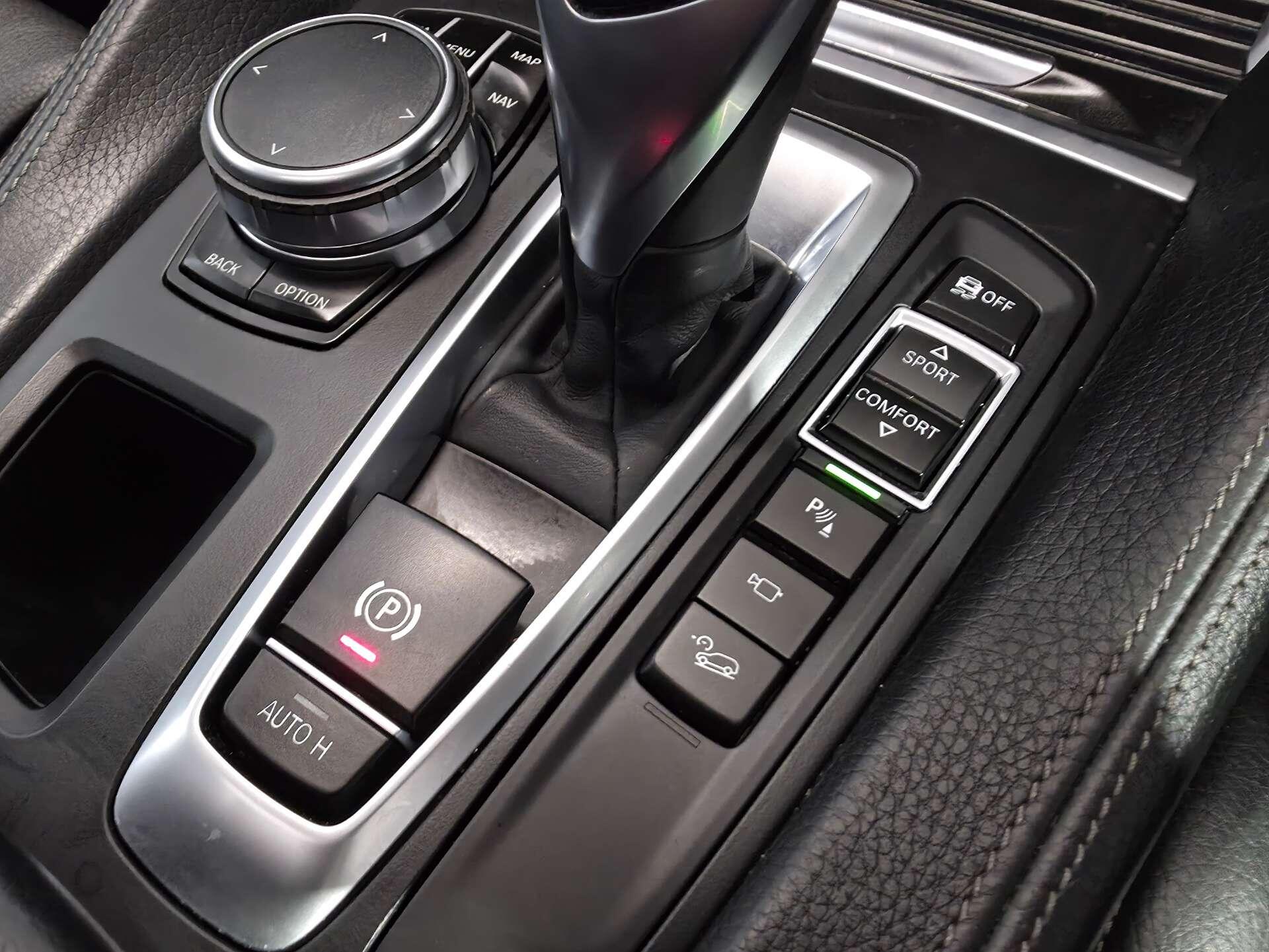 BMW X6 view 57