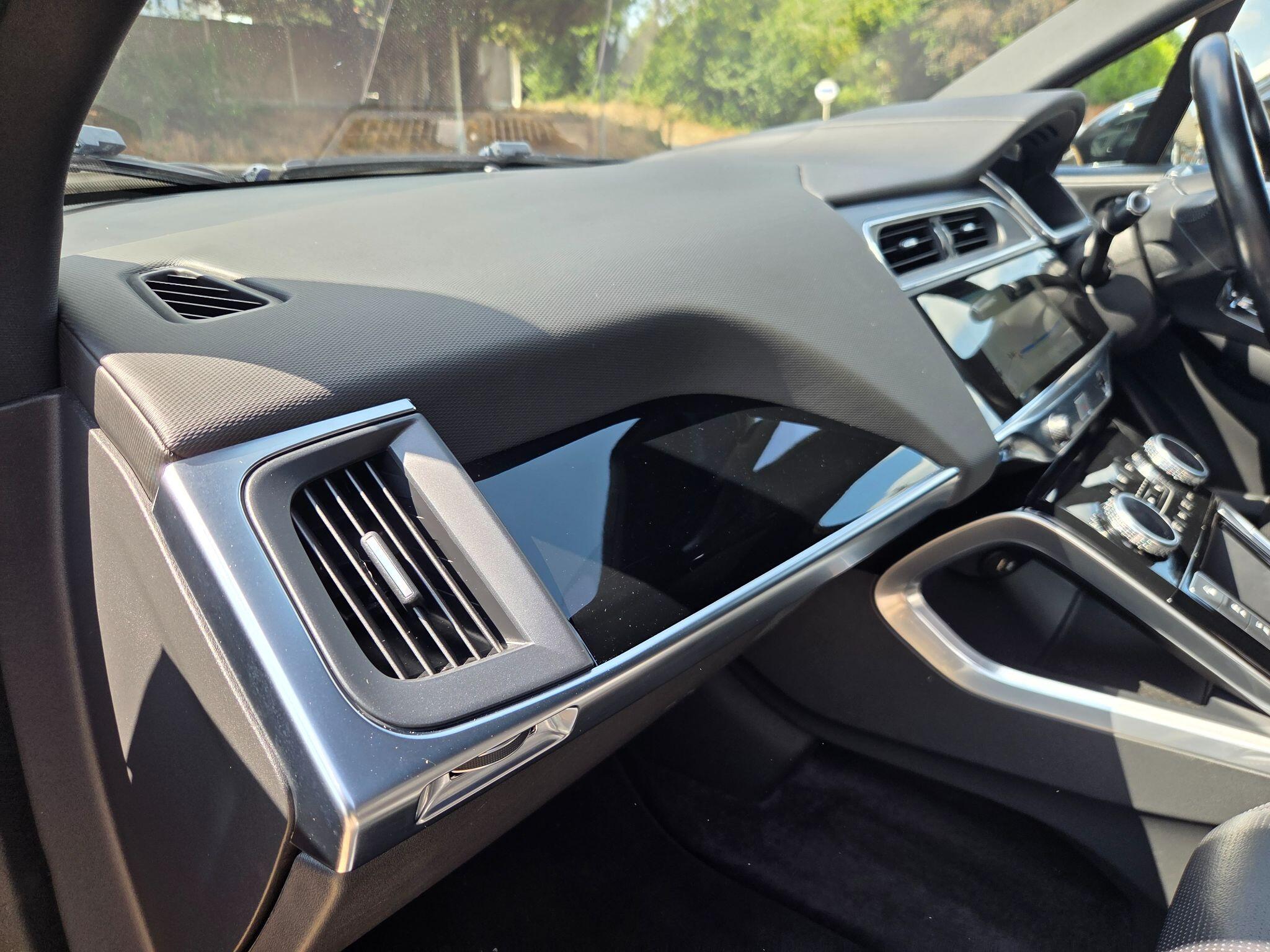 Jaguar I-Pace view 27