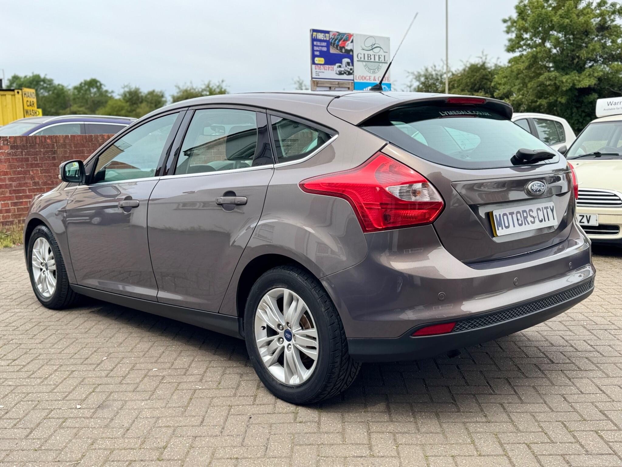 Ford Focus view 7