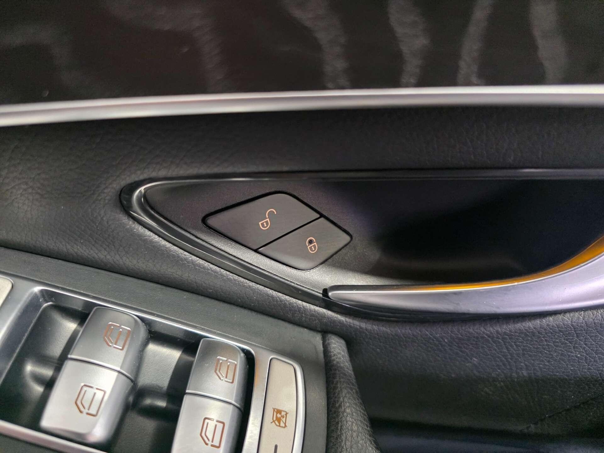 Mercedes-Benz GLC view 16