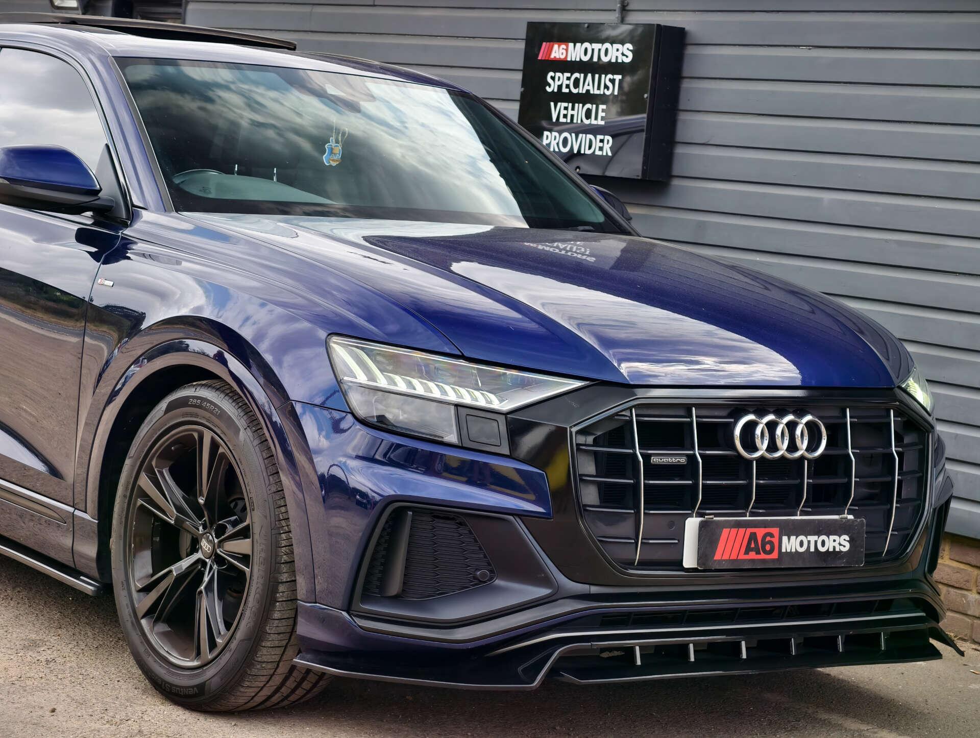Audi Q8 view 11