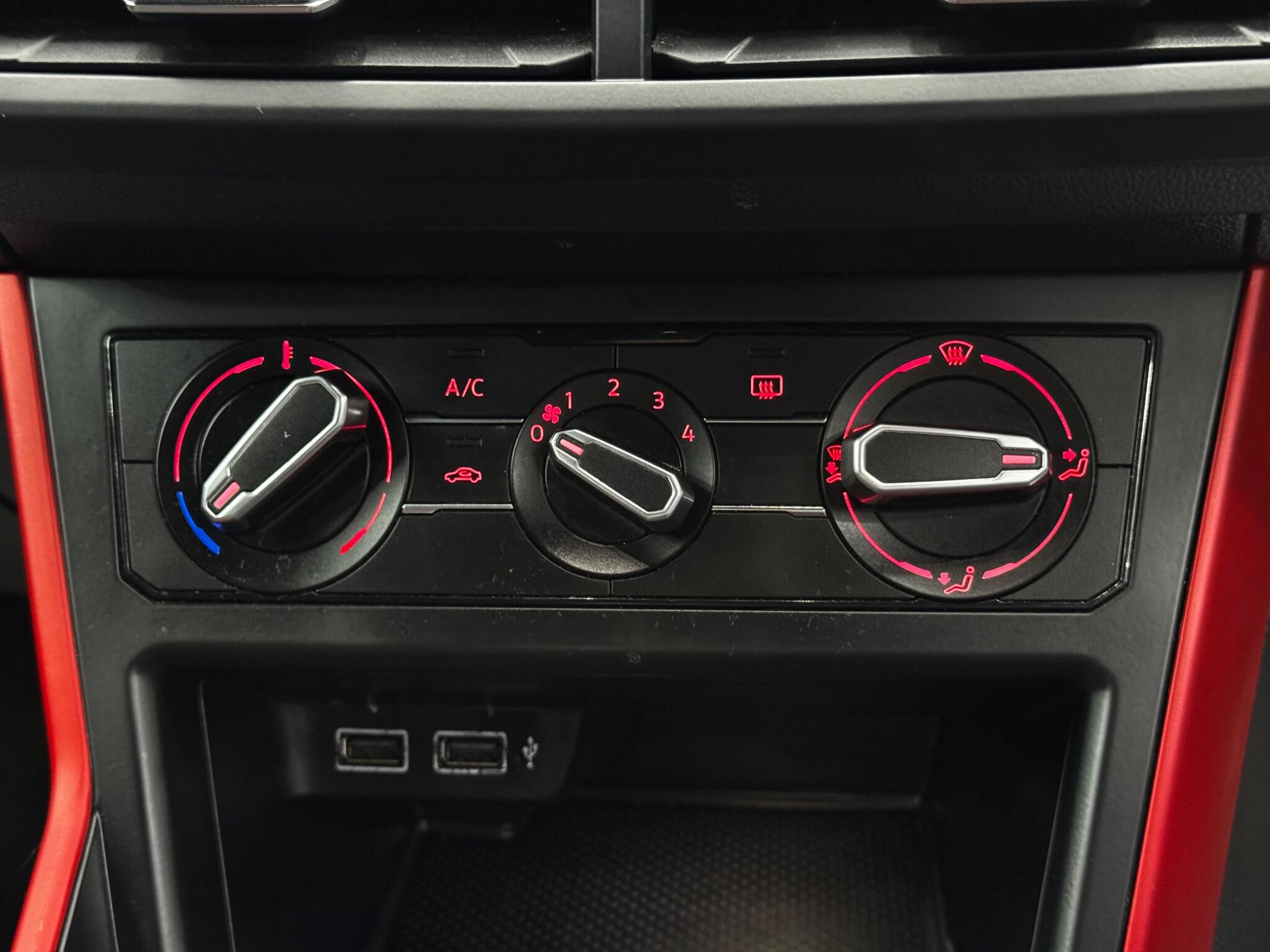 Volkswagen Polo view 26