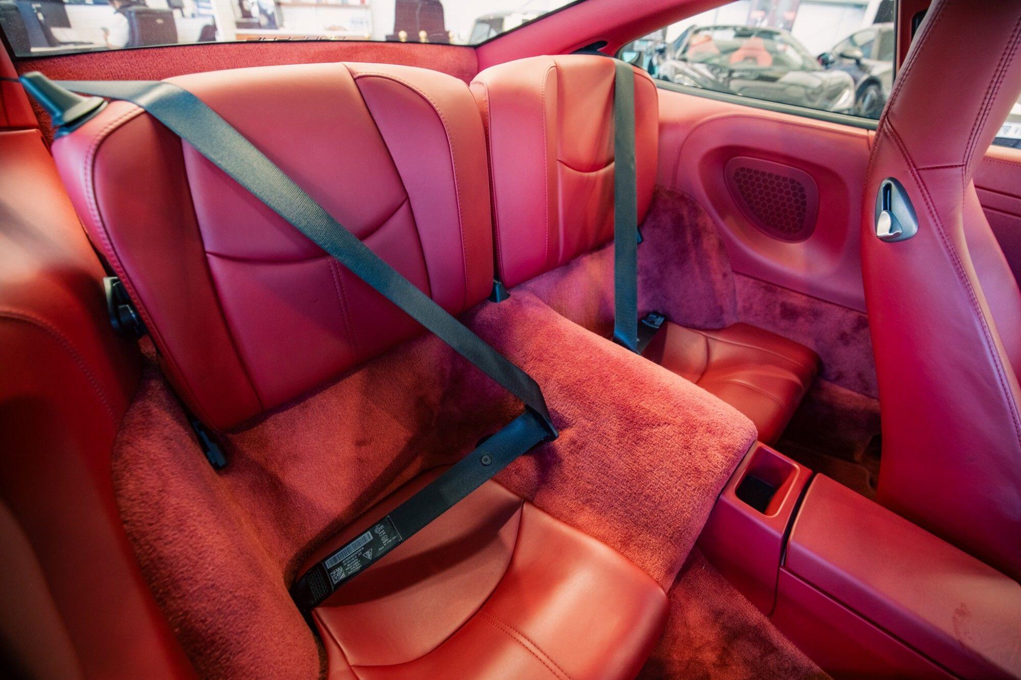 Porsche 911 view 13