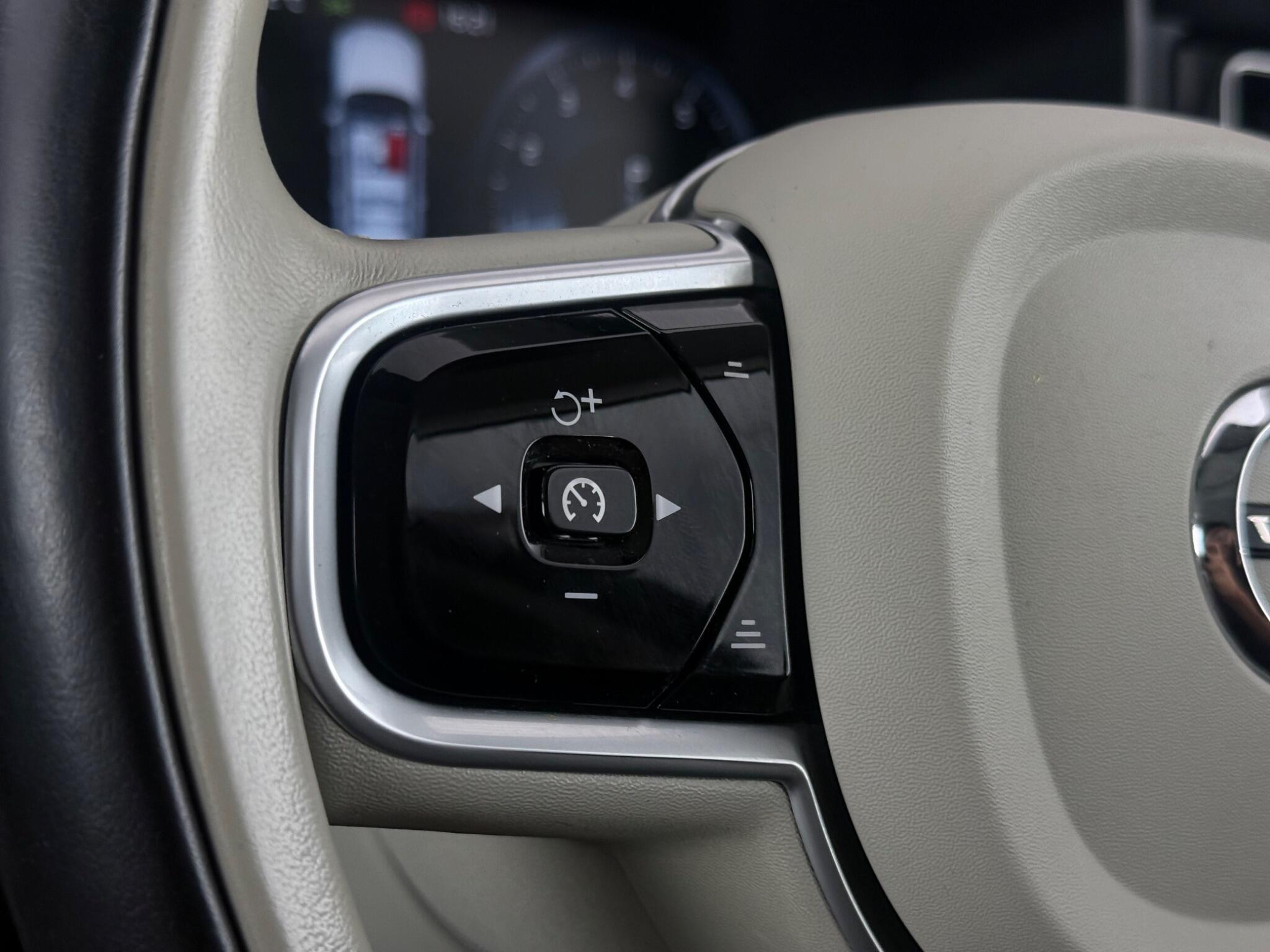 Volvo XC60 view 15