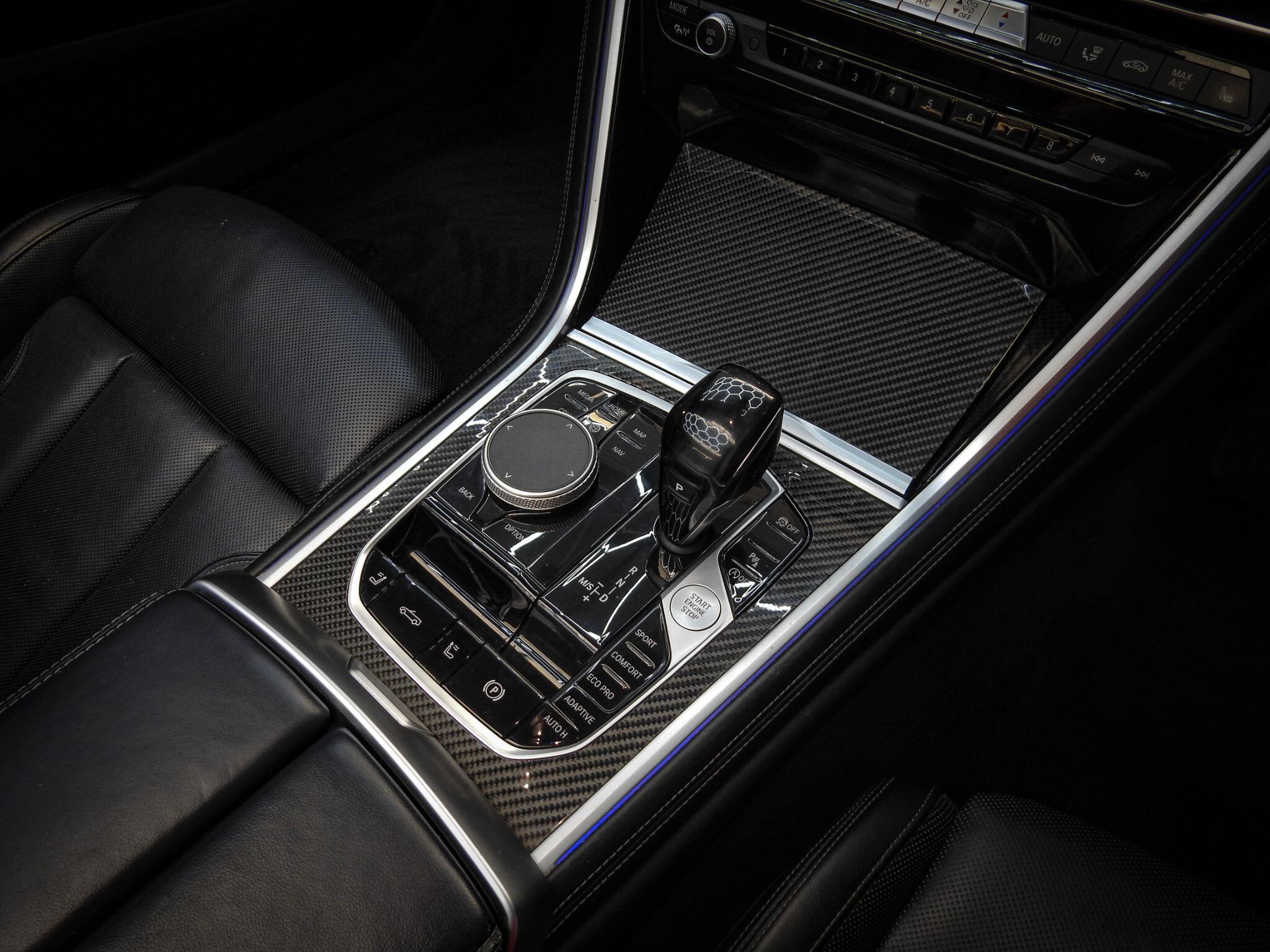 BMW 8 Series view 36