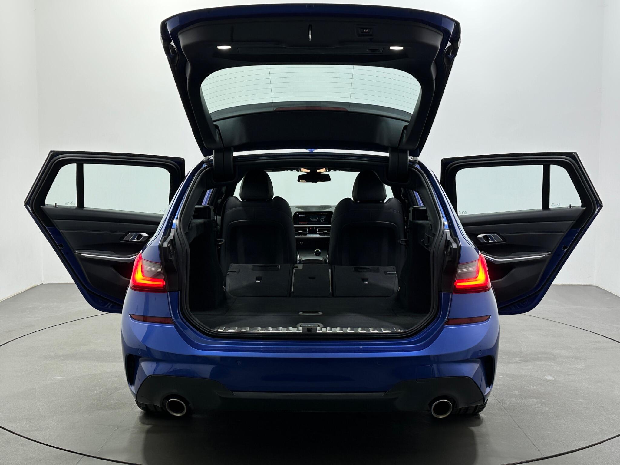 BMW 3 Series view 45