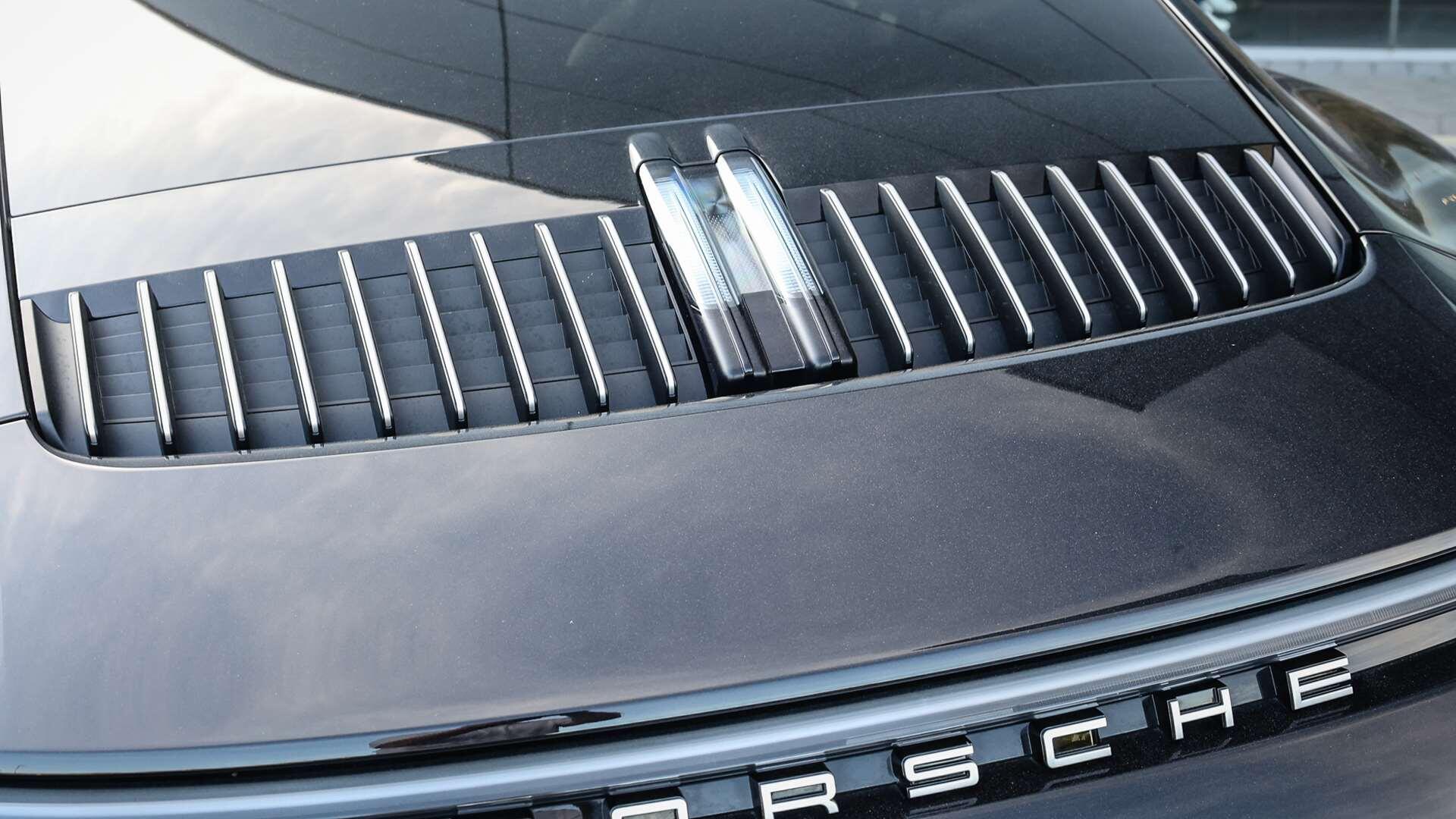 Porsche 911 view 29