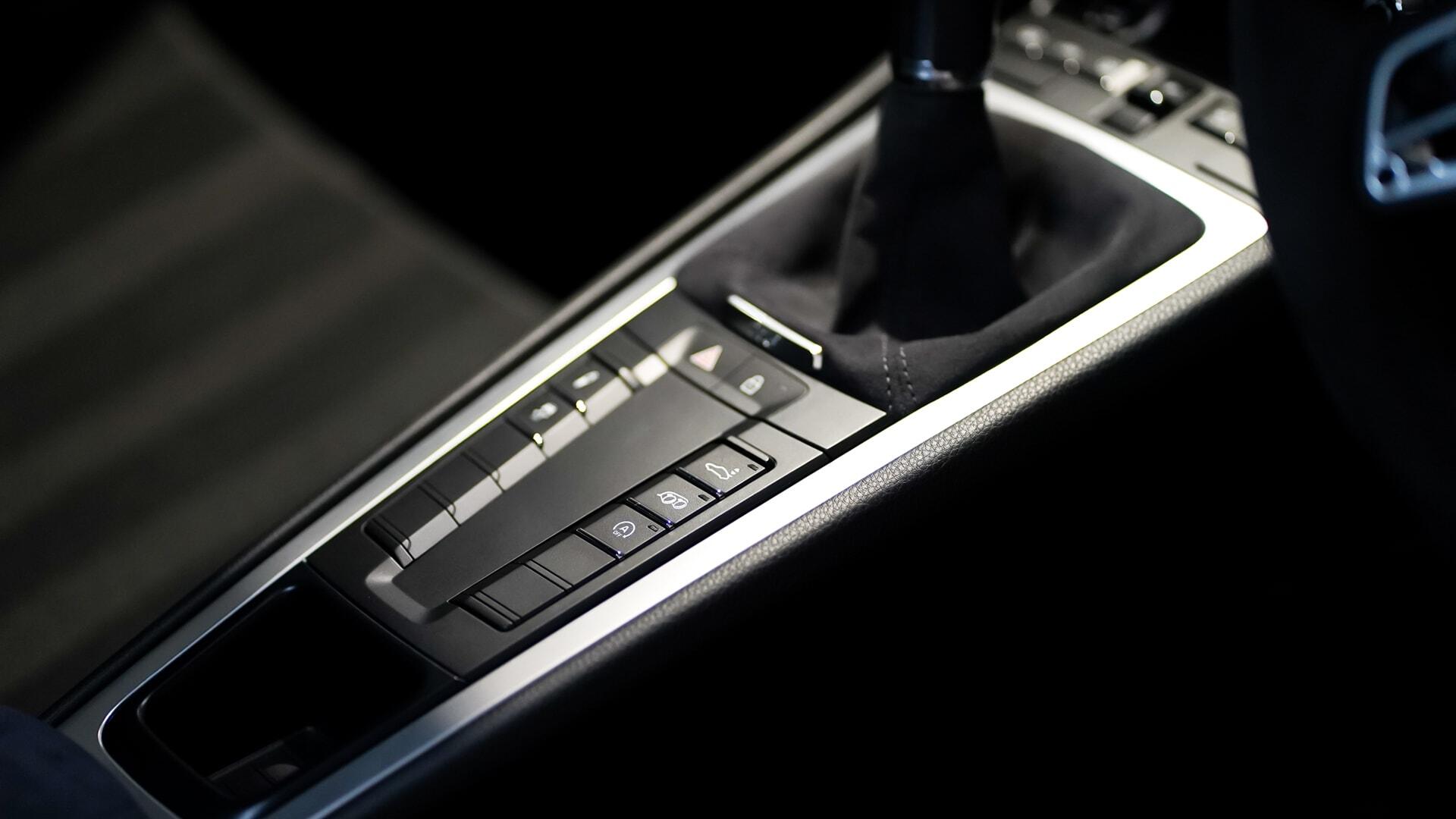Porsche Cayman view 12
