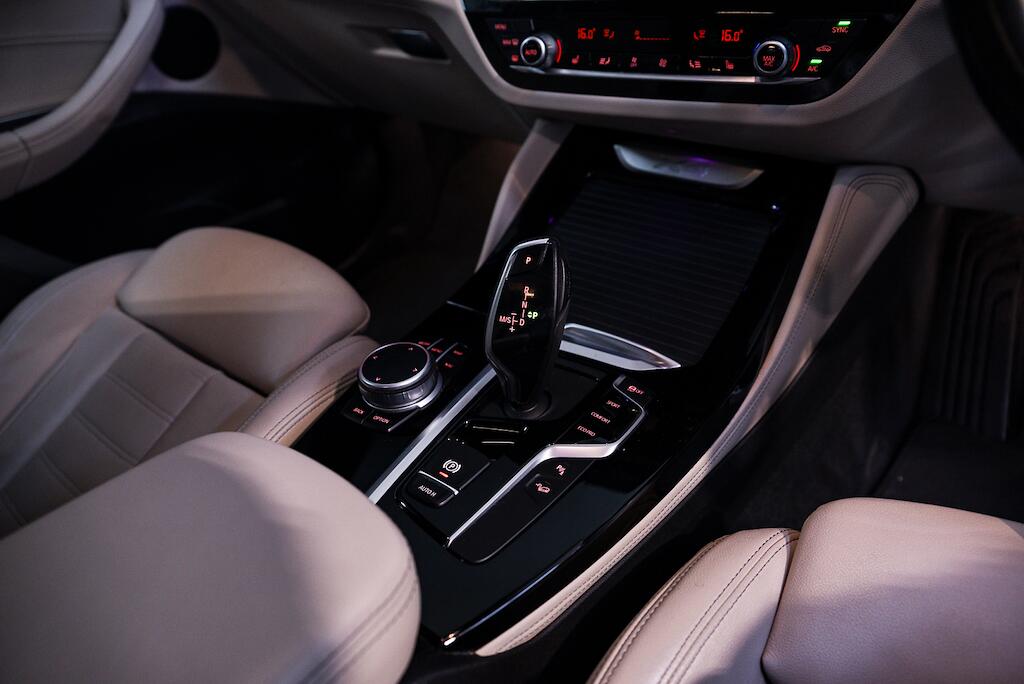 BMW X4 view 18