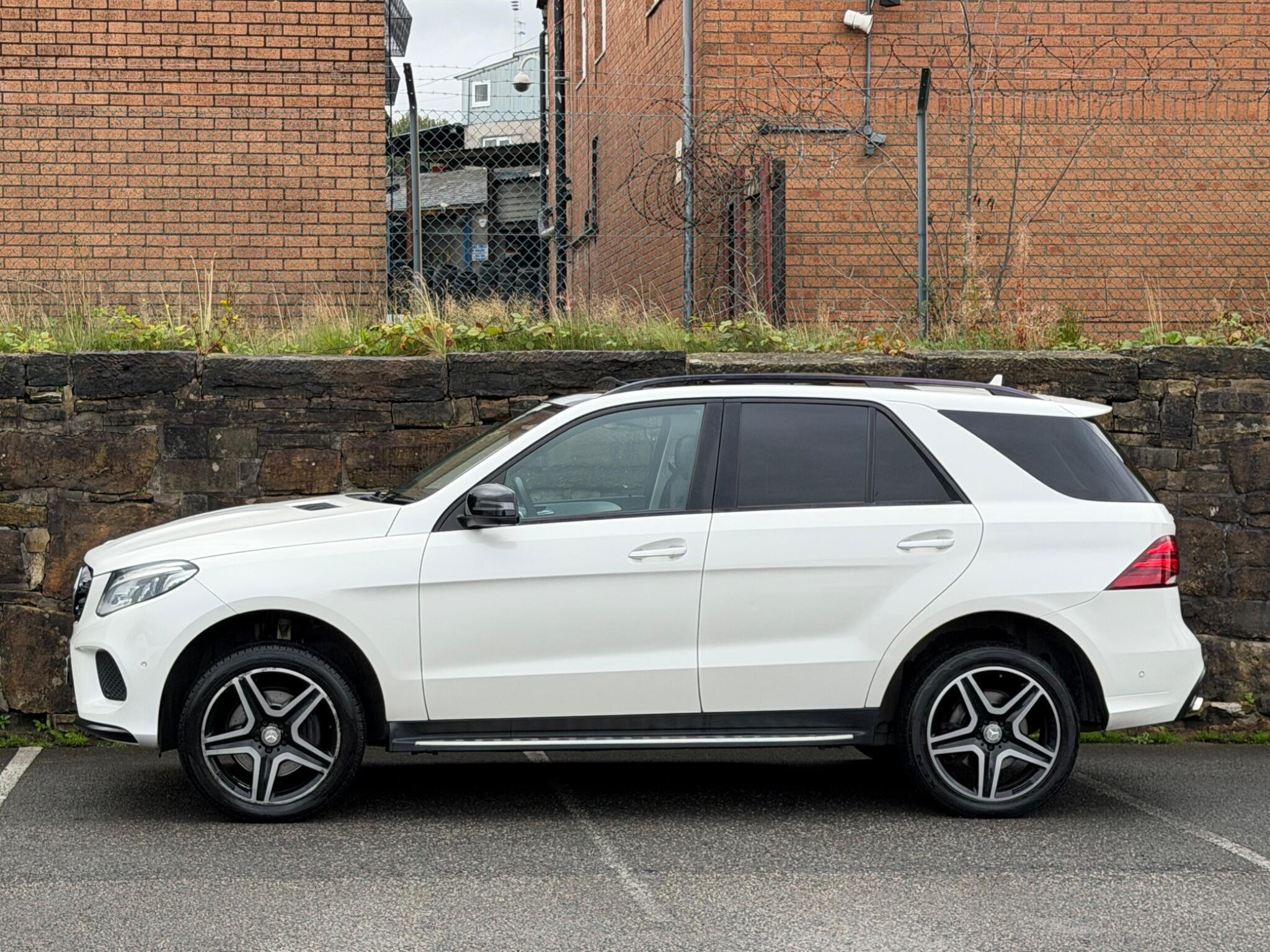 Mercedes-Benz GLE view 4