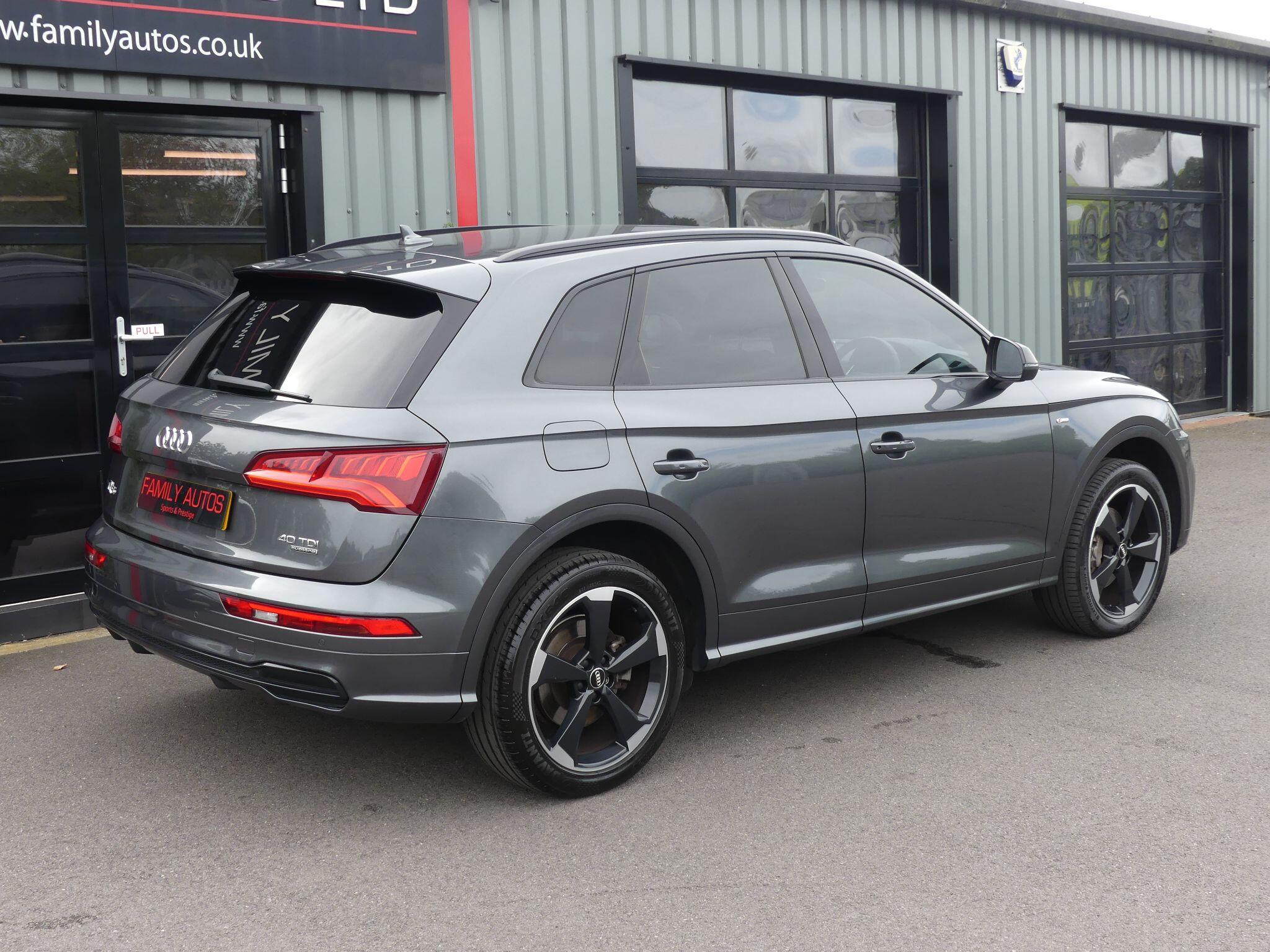 Audi Q5 view 8