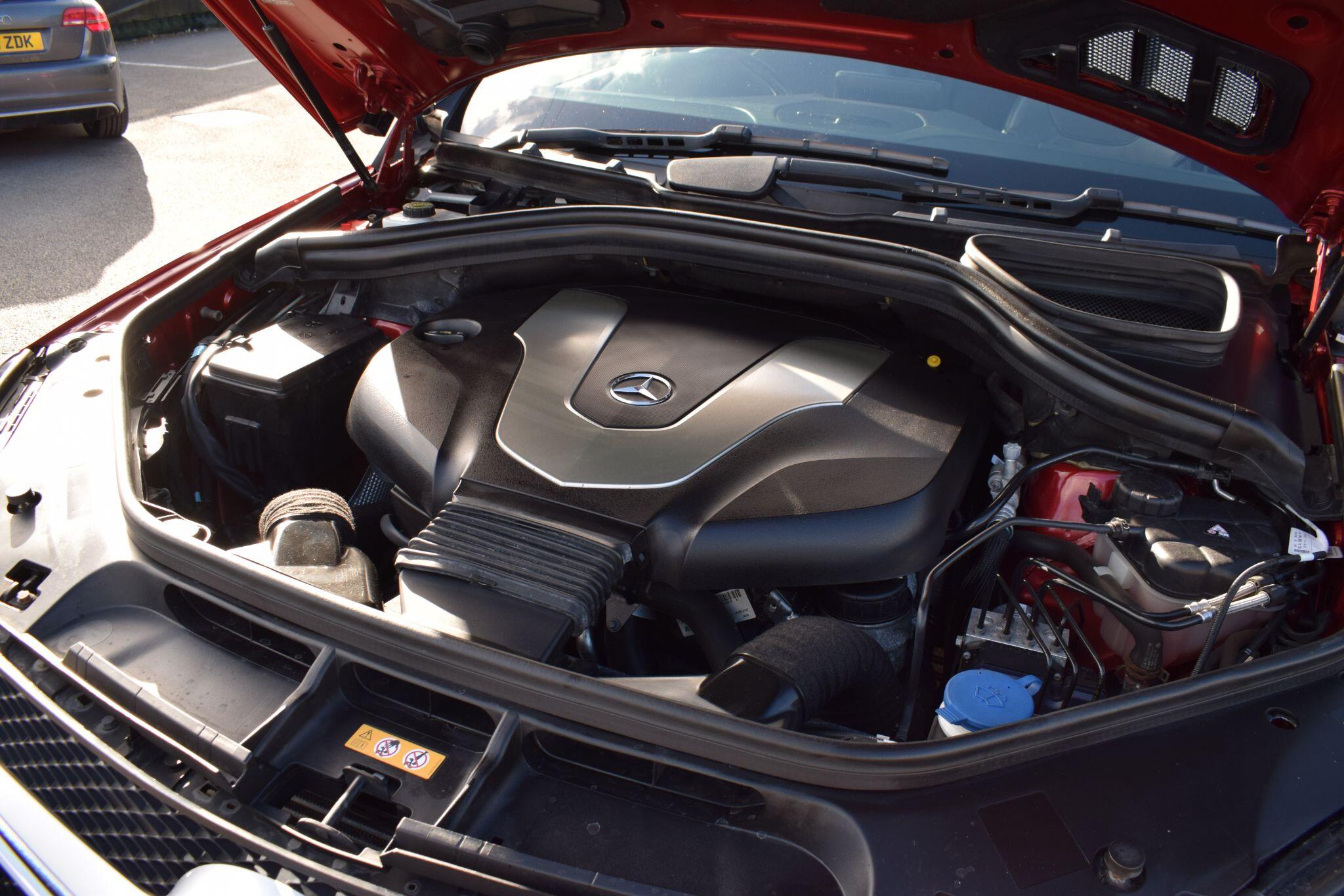 Mercedes-Benz GLE view 29