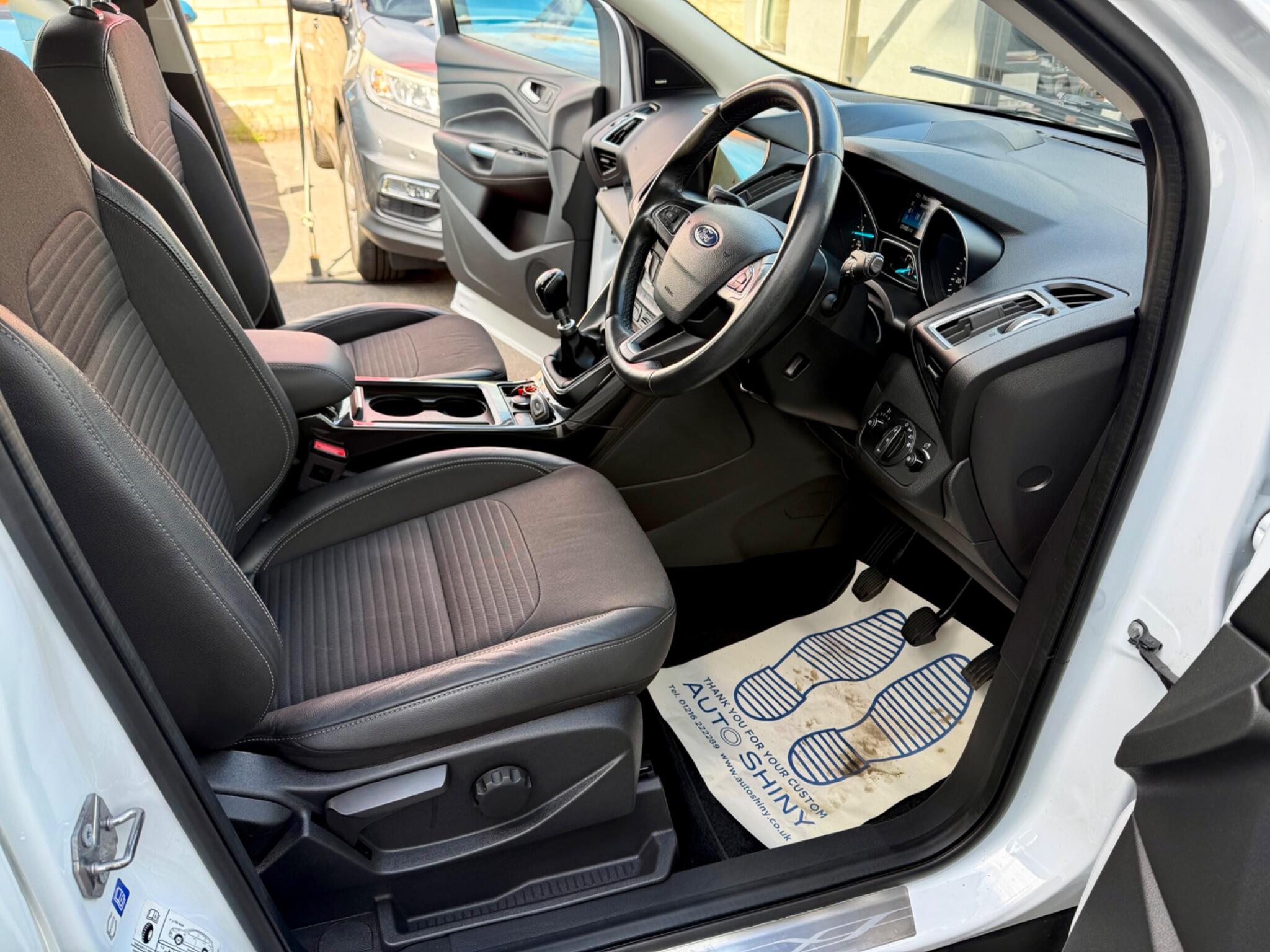 Ford Kuga view 11