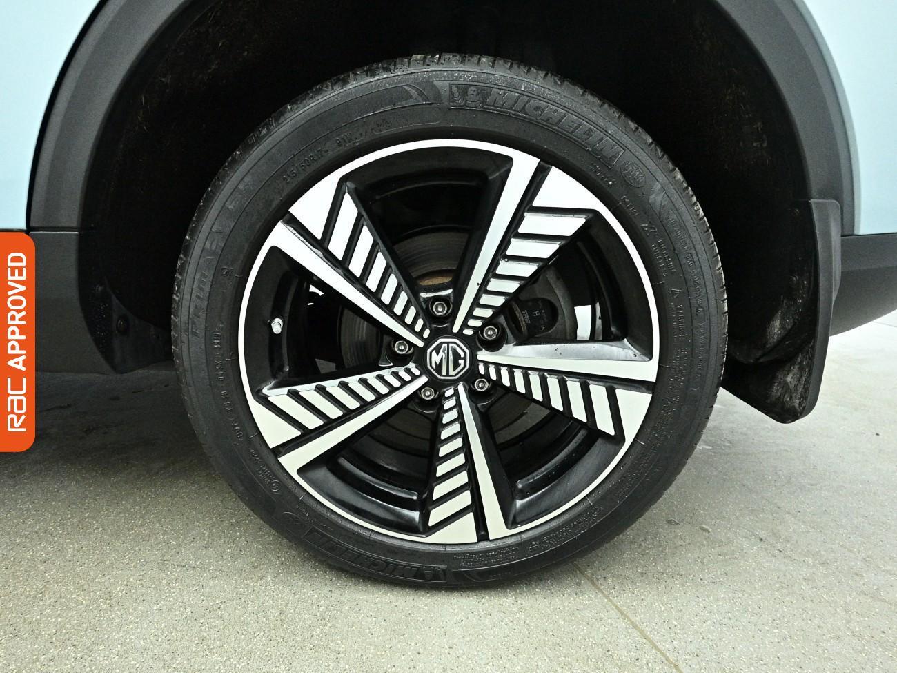 MG ZS view 28