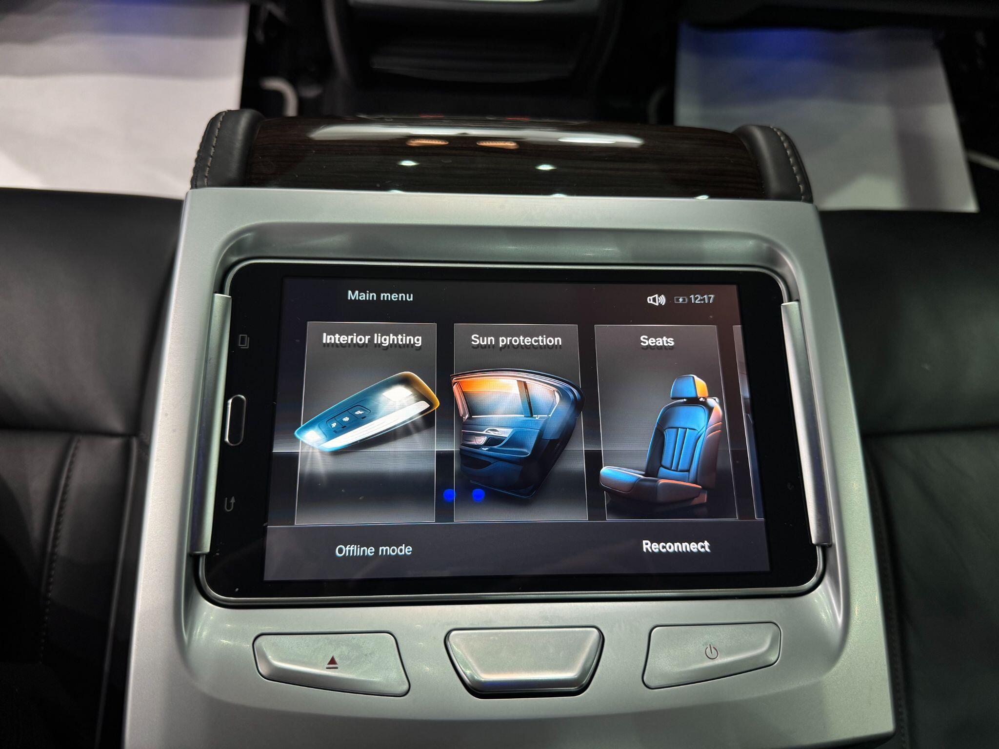 BMW 7 Series view 59