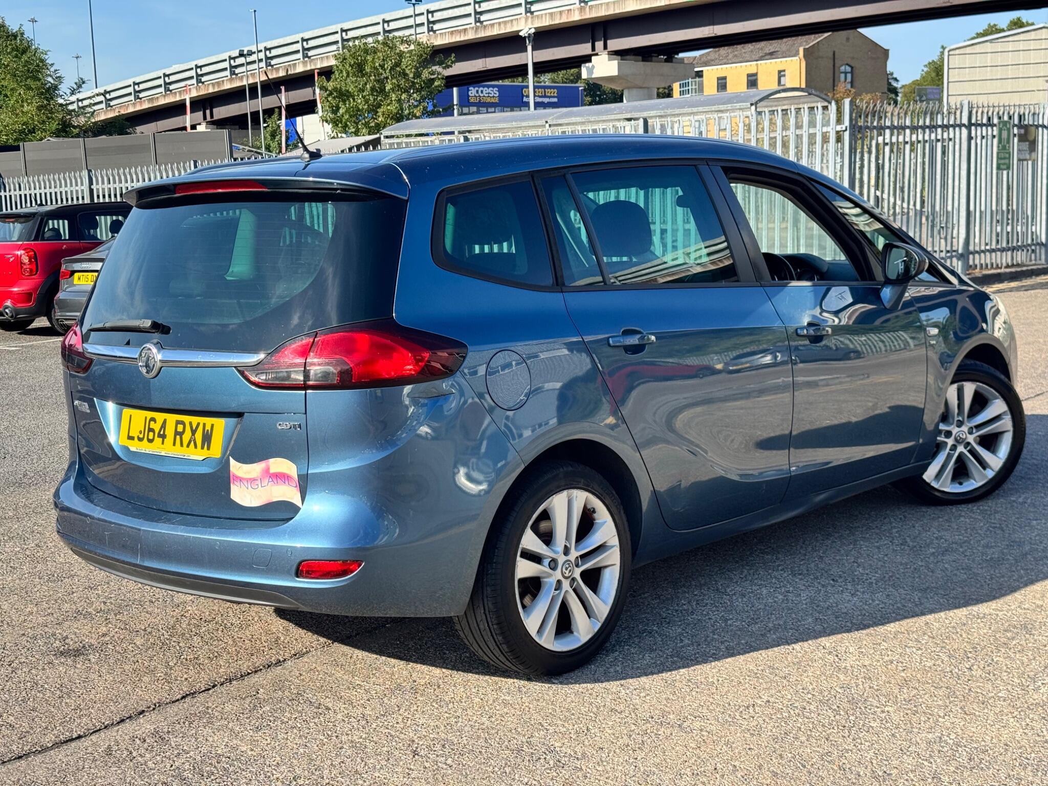 Vauxhall Zafira Tourer view 23