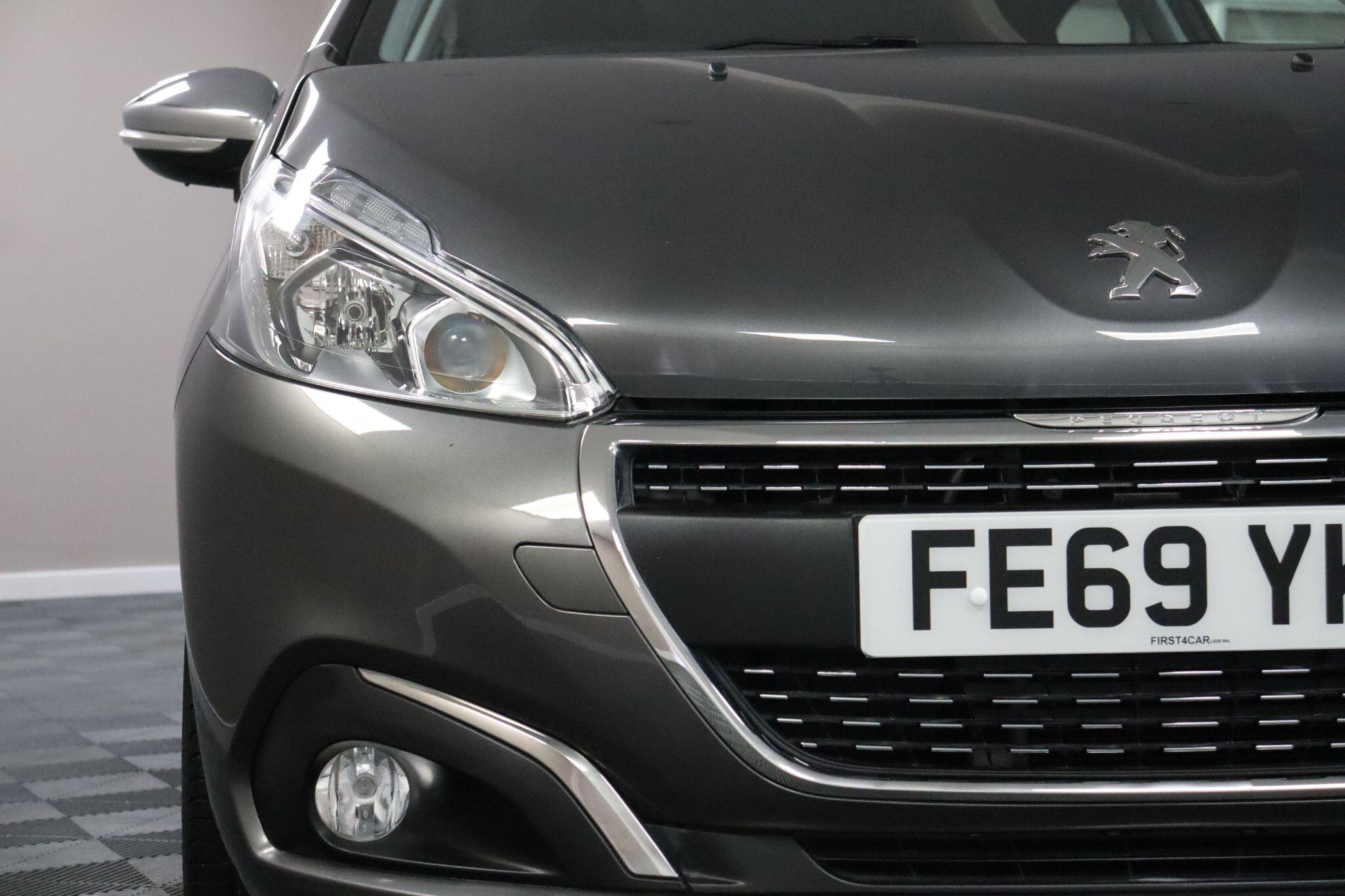 Peugeot 208 view 25