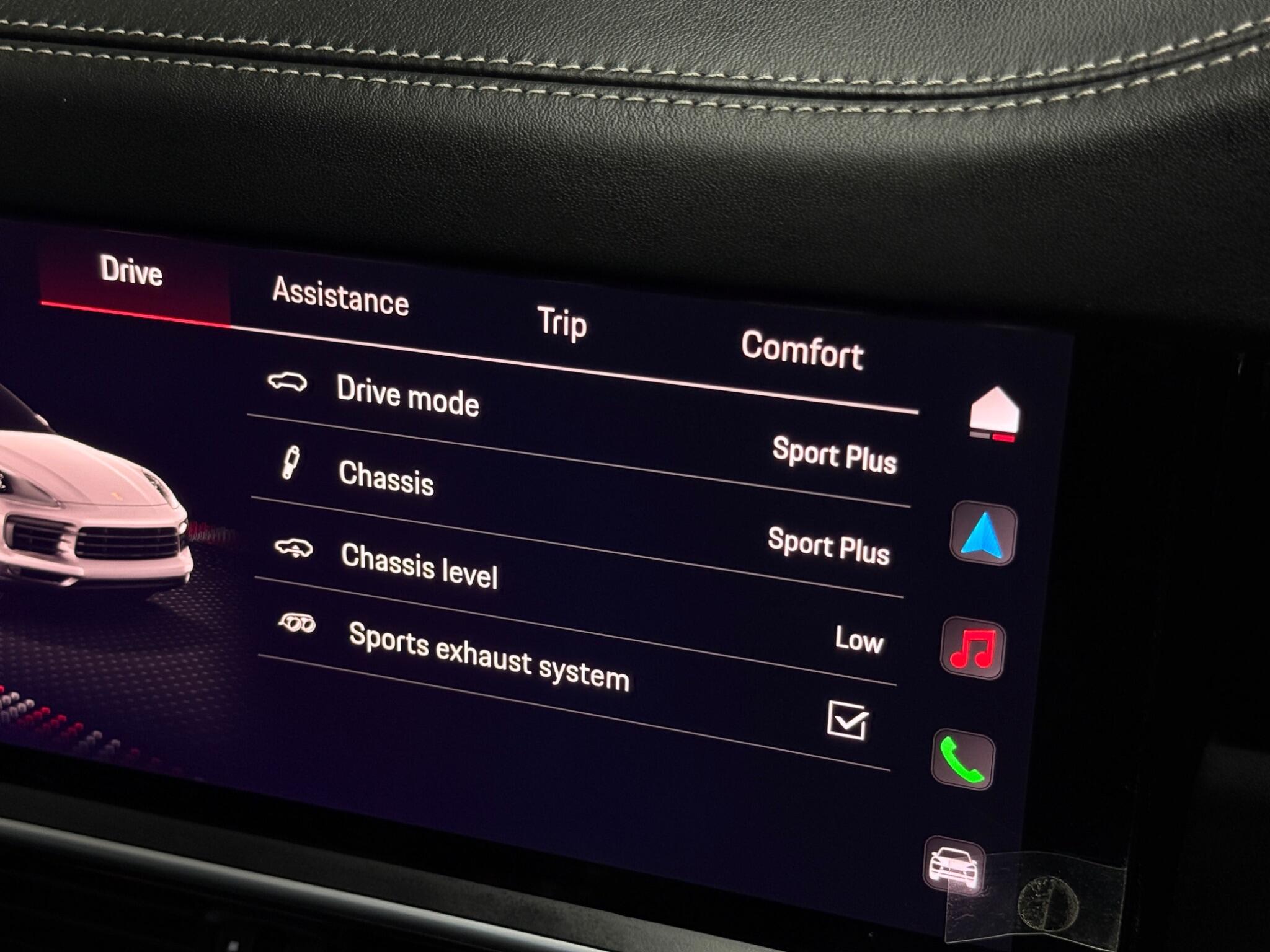 Porsche Cayenne view 41