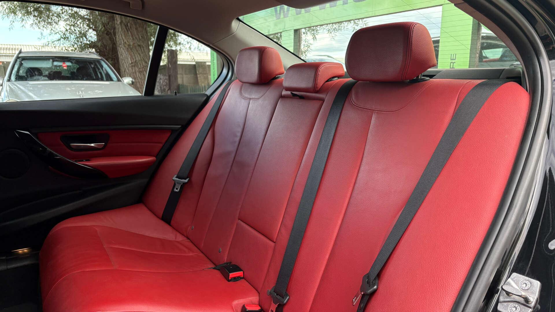 BMW 3 Series view 3