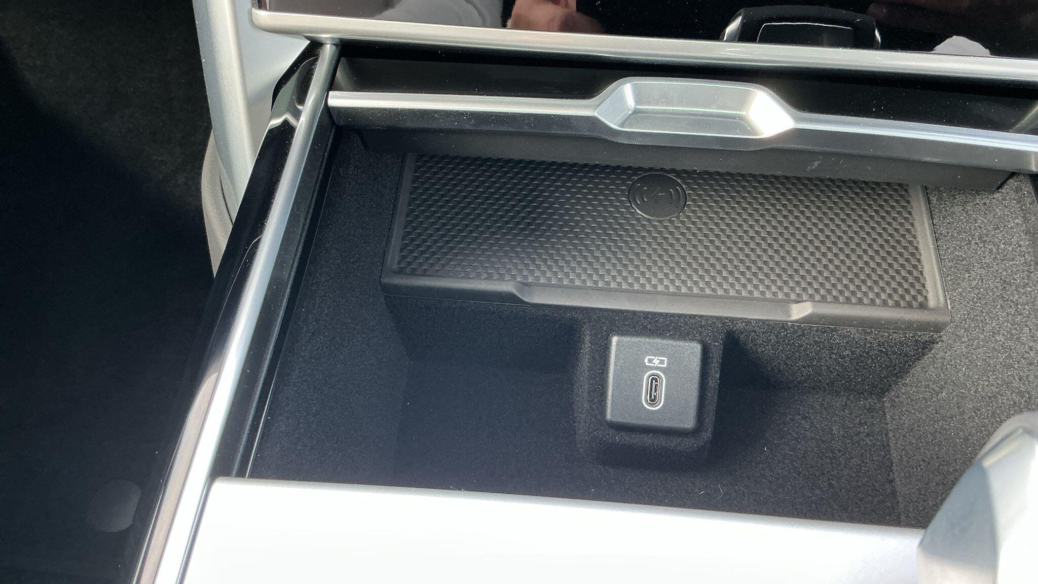 Land Rover Range Rover view 34