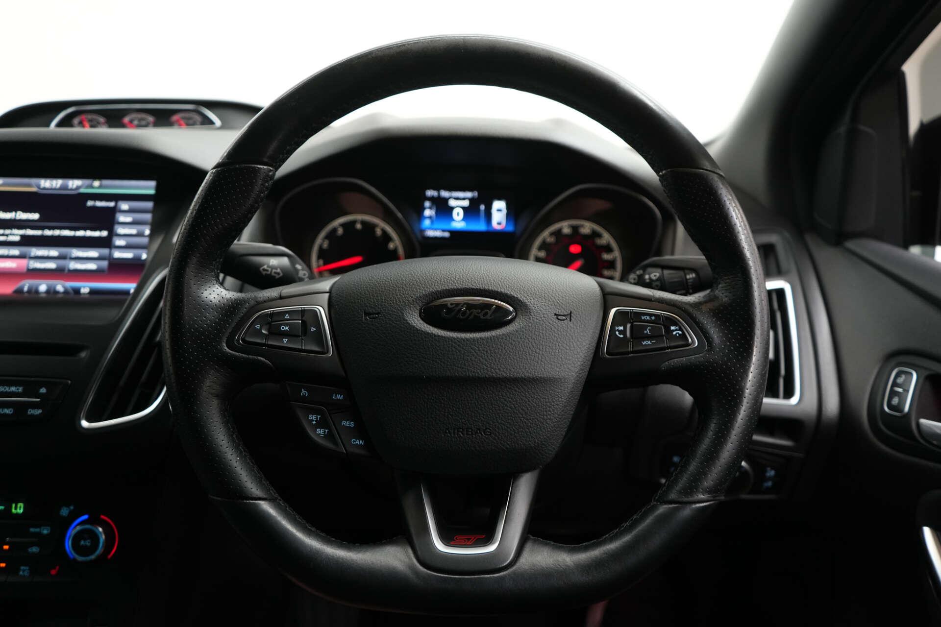 Ford Focus view 42