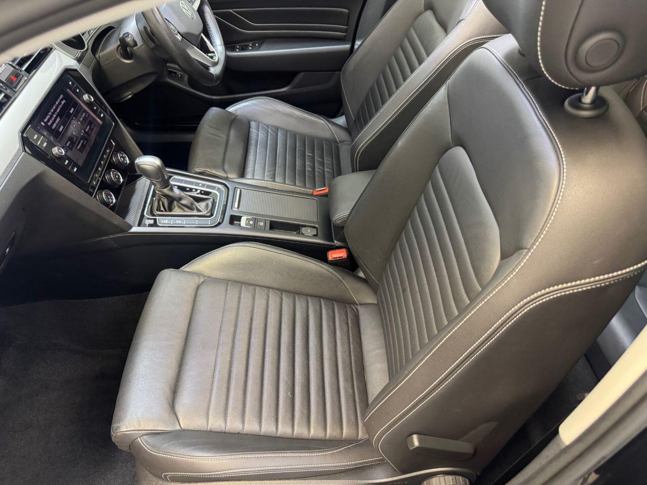 Volkswagen Passat view 16