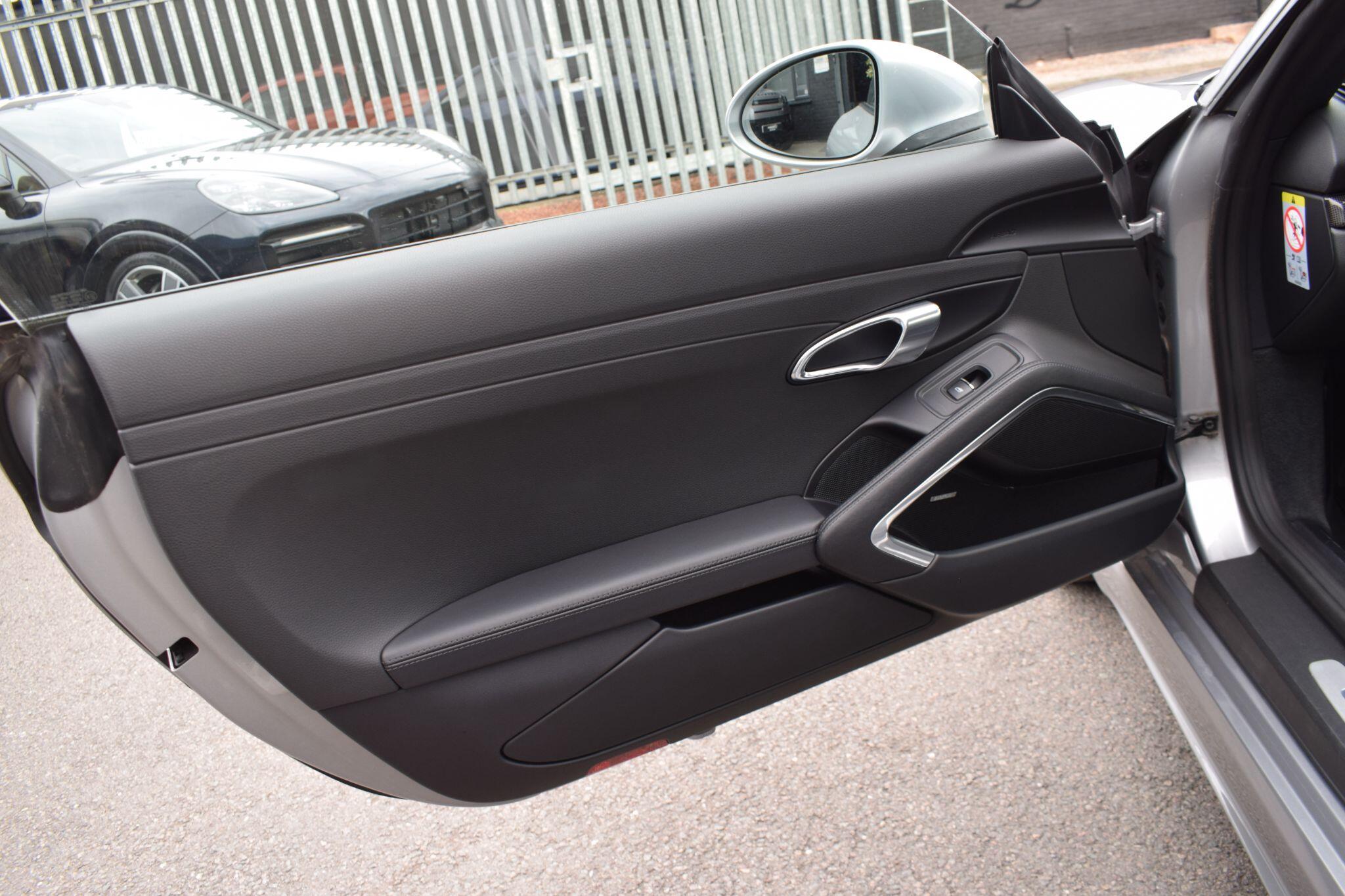 Porsche 718 Cayman view 16