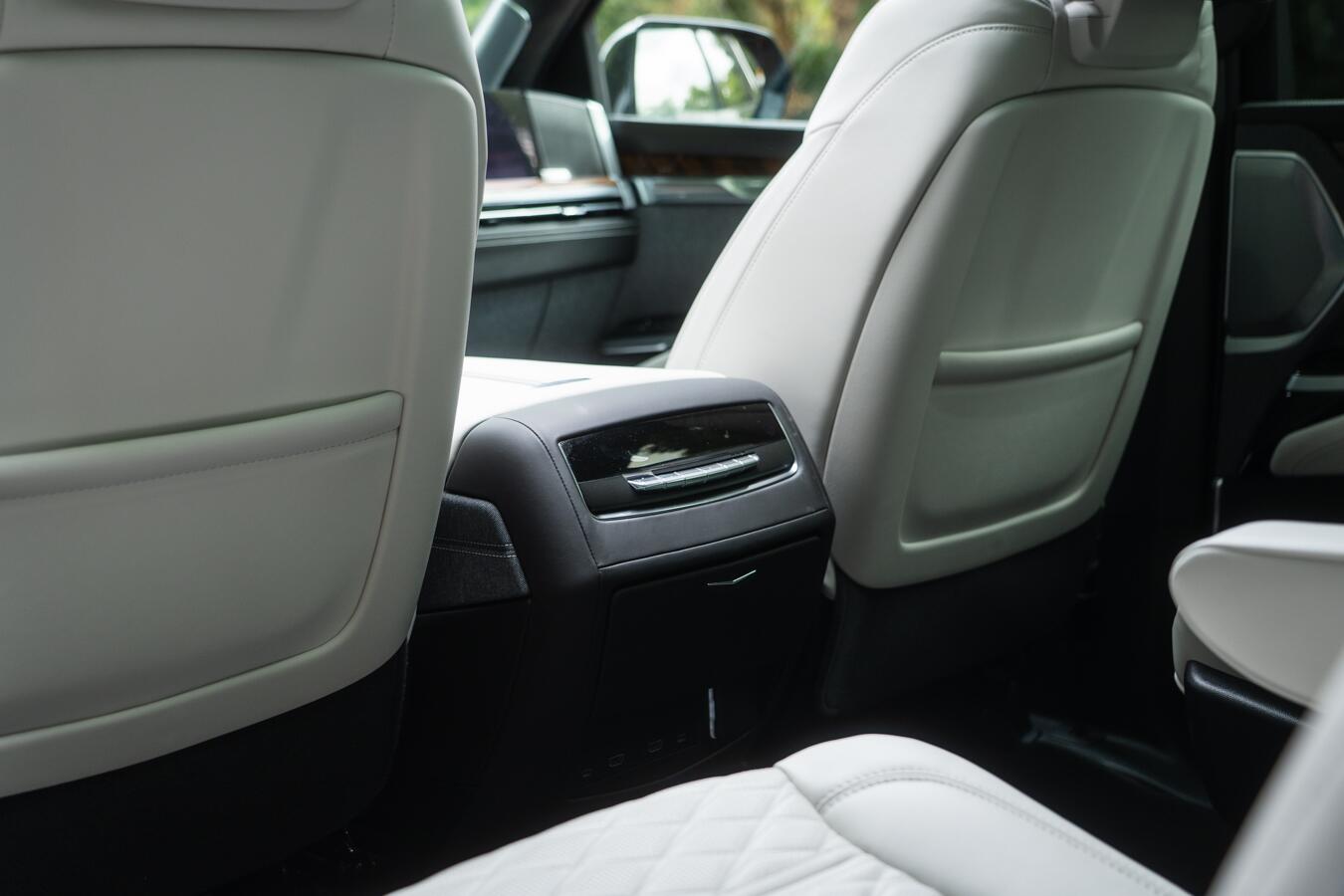 Cadillac Escalade view 50