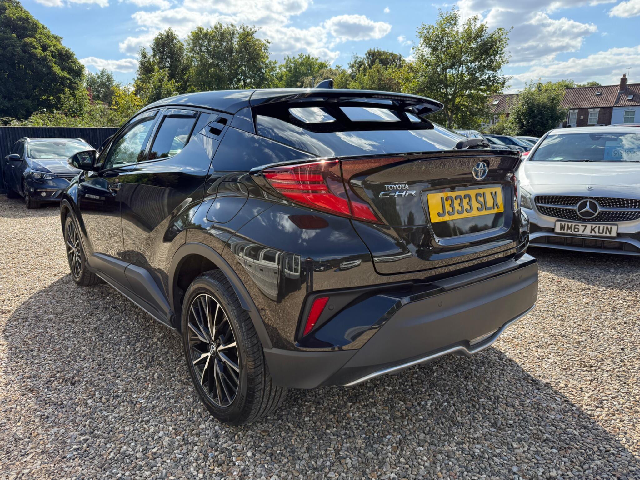 Toyota C-HR view 5