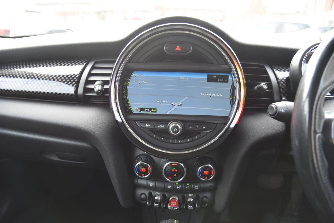 Mini Cooper view 32