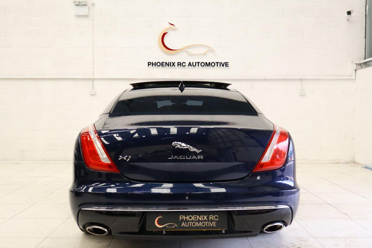 Jaguar XJ view 4