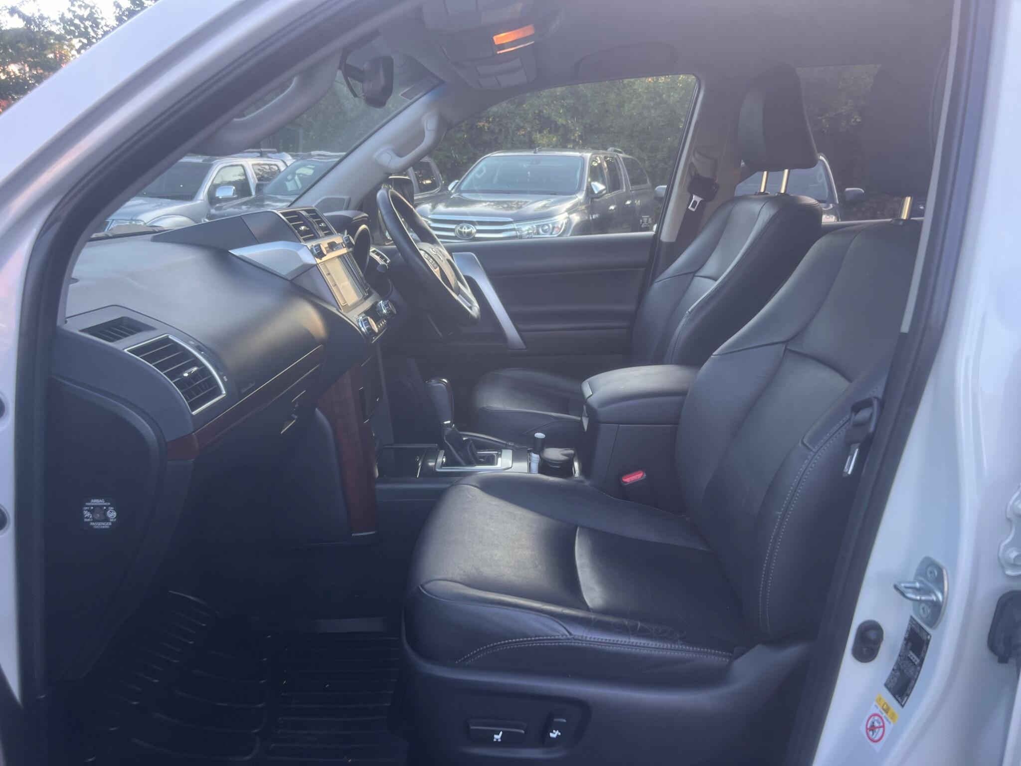 2014 Toyota Land Cruiser 3.0 D-4D Icon Auto 4WD Euro 5 5dr (7 Seats) • 43,921 miles image 23