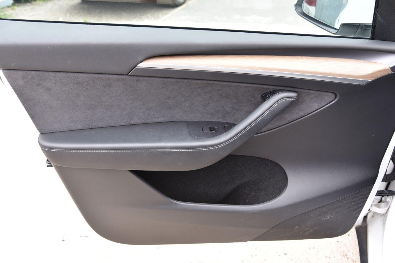 Tesla Model Y view 51