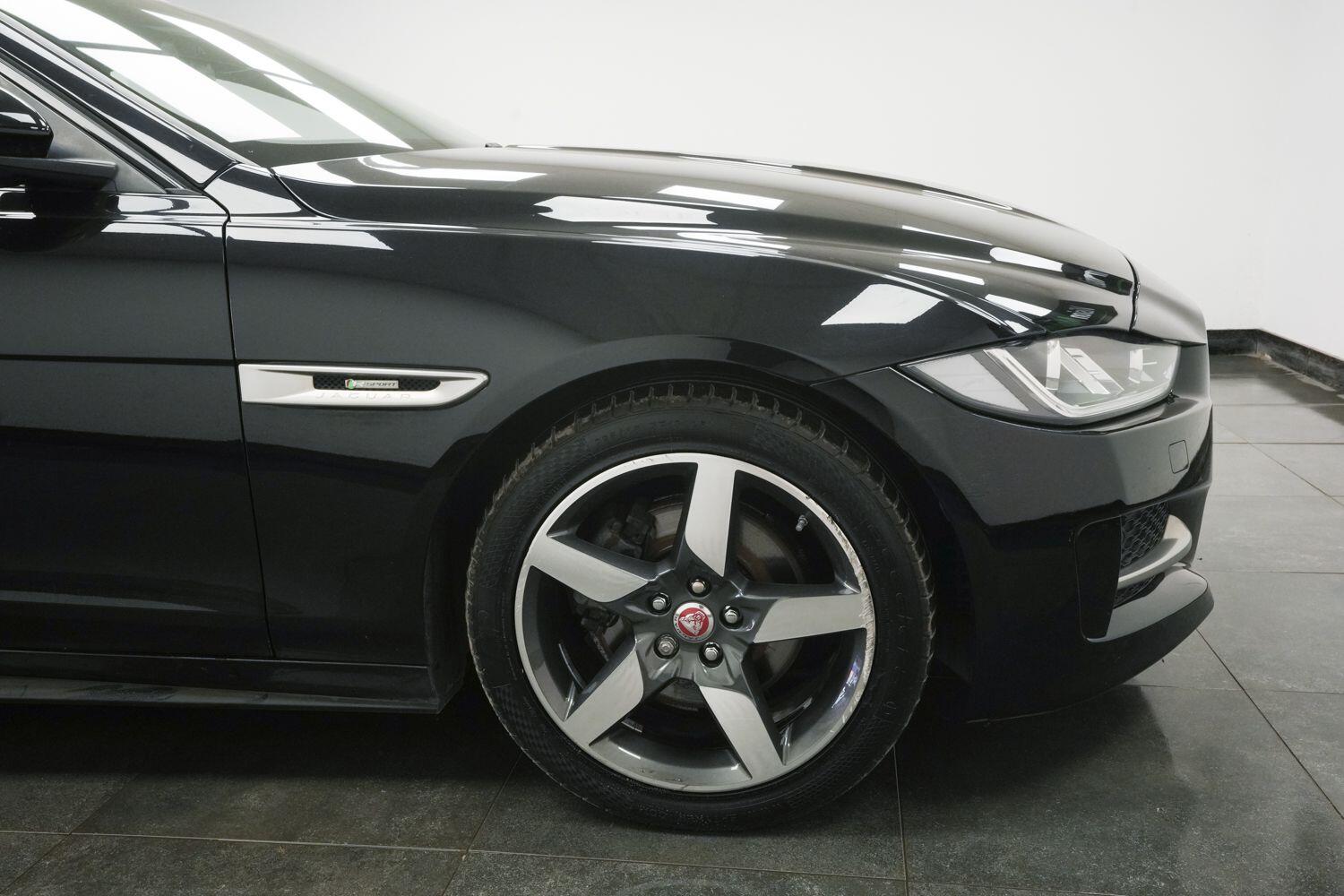 Jaguar Xe view 5
