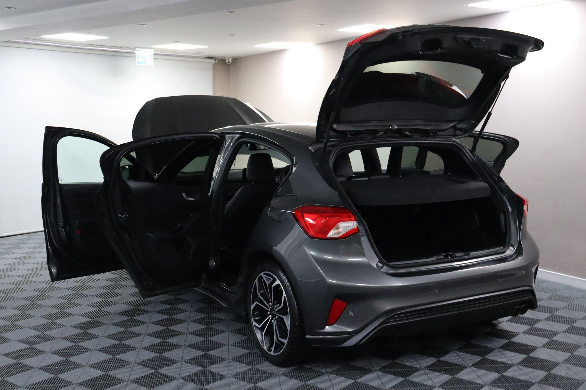 Ford Focus view 21
