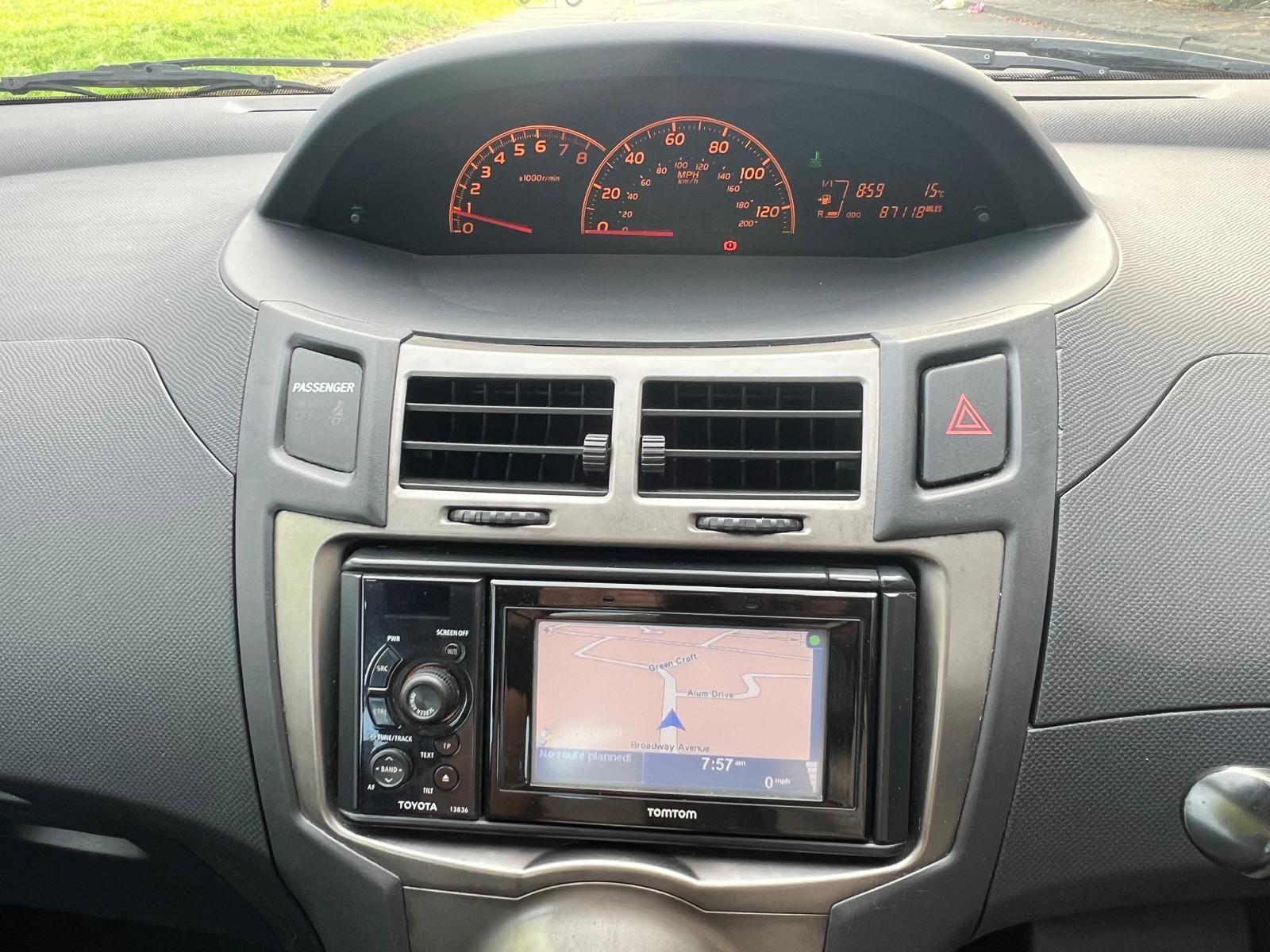 Toyota Yaris view 25