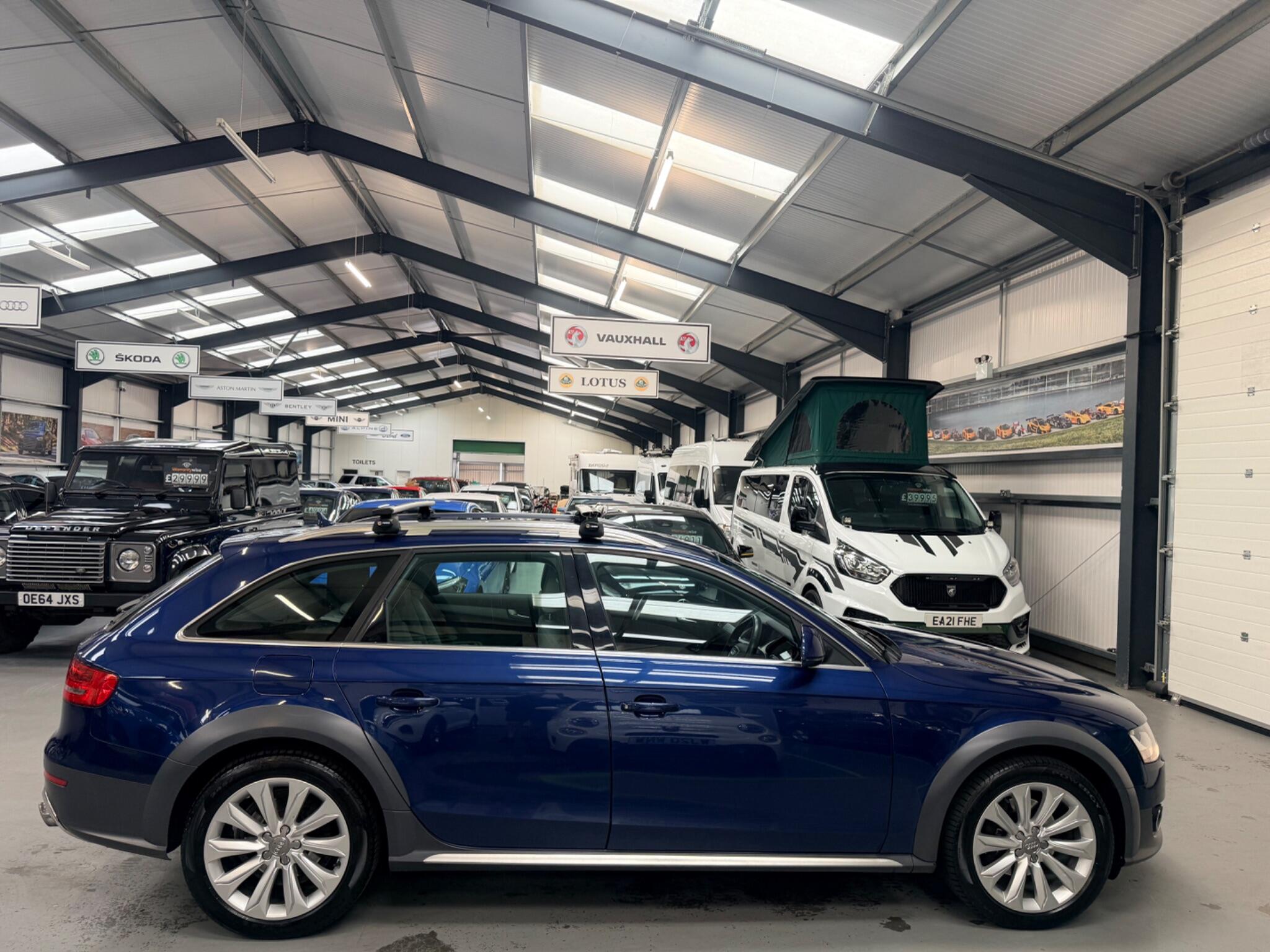 Audi A4 Allroad view 13