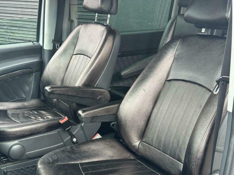 Mercedes-Benz Viano view 27
