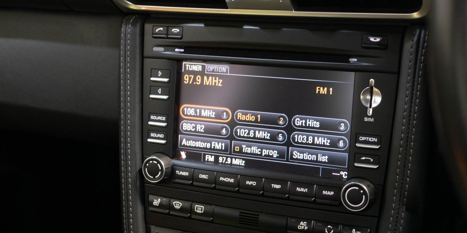 Porsche 911 view 35