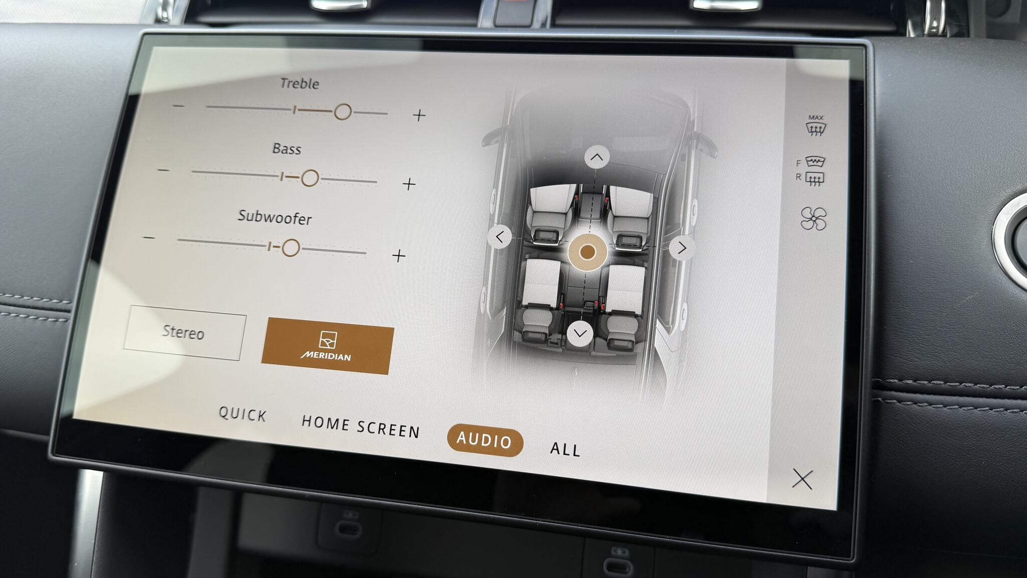 Land Rover Discovery Sport view 47