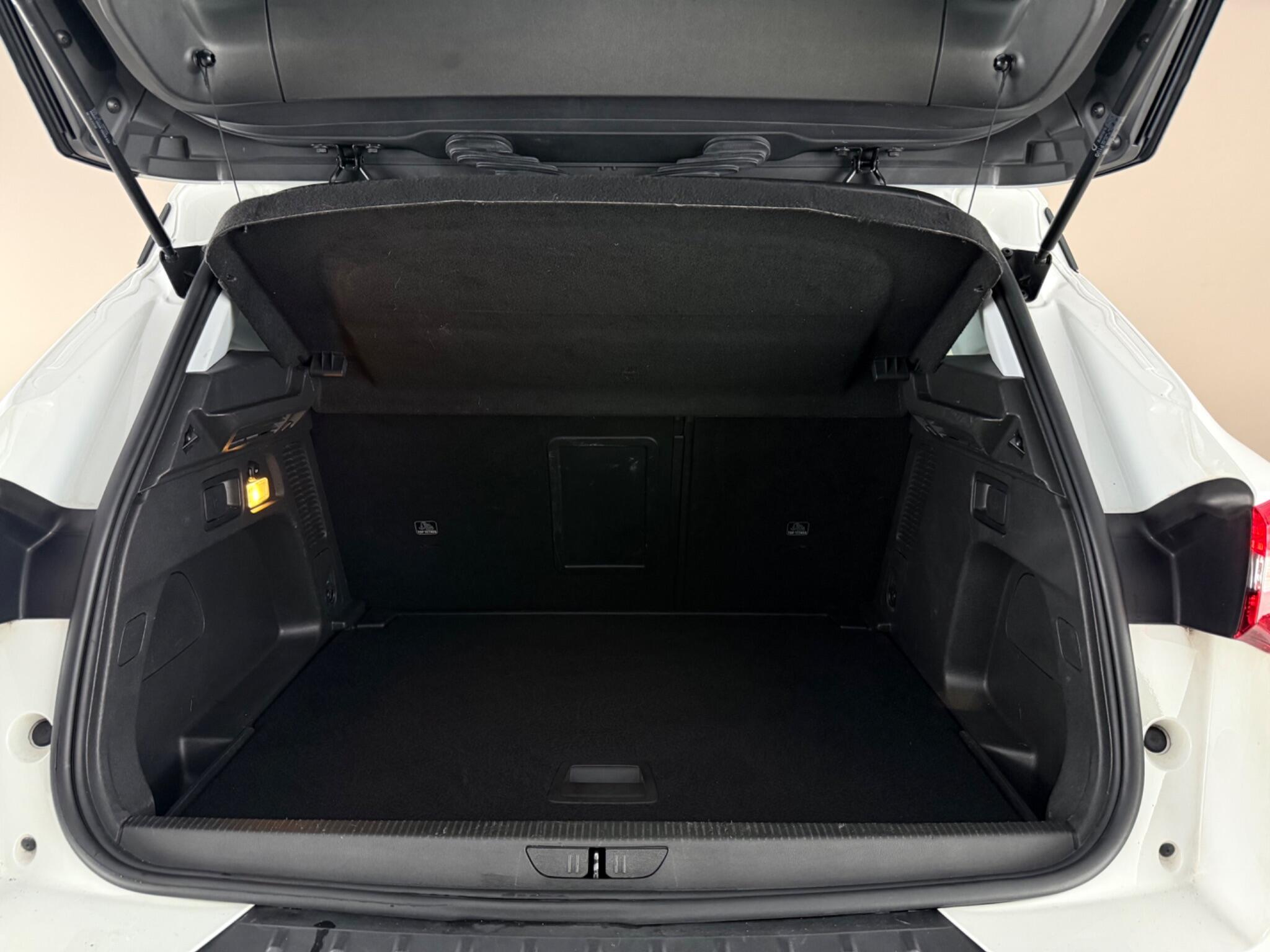 Vauxhall Grandland X view 10