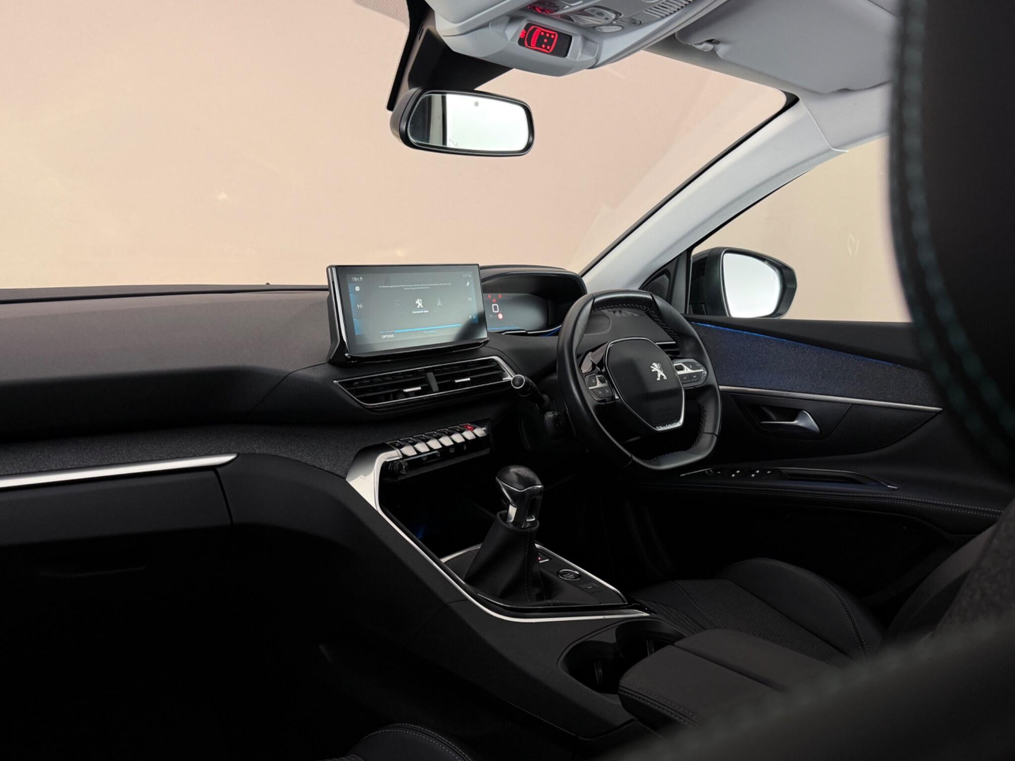 Peugeot 5008 view 4
