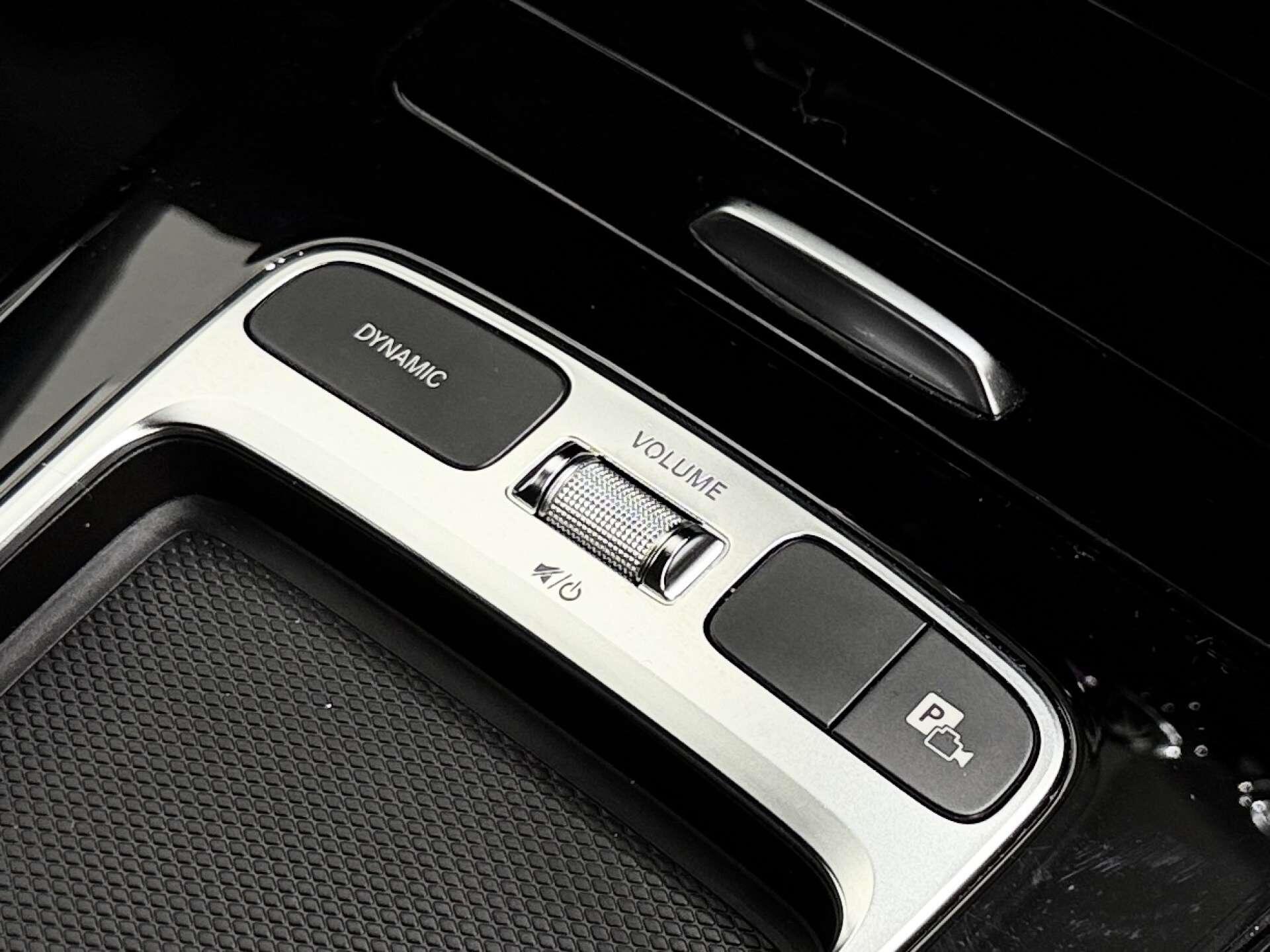 Mercedes-Benz CLA view 43